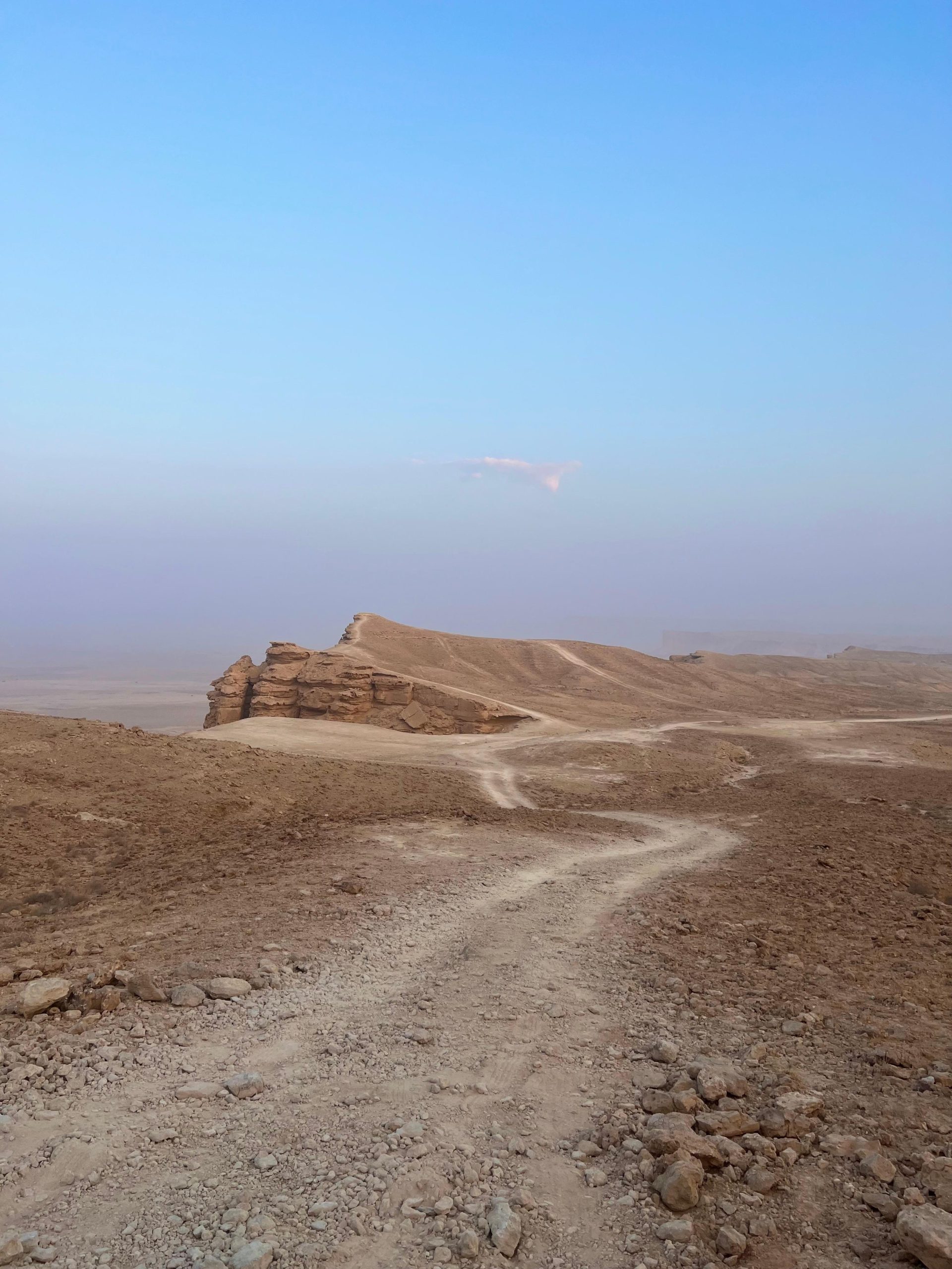 From Riyadh: Edge of the World & Huraymila National Park – Saudi Arabia
