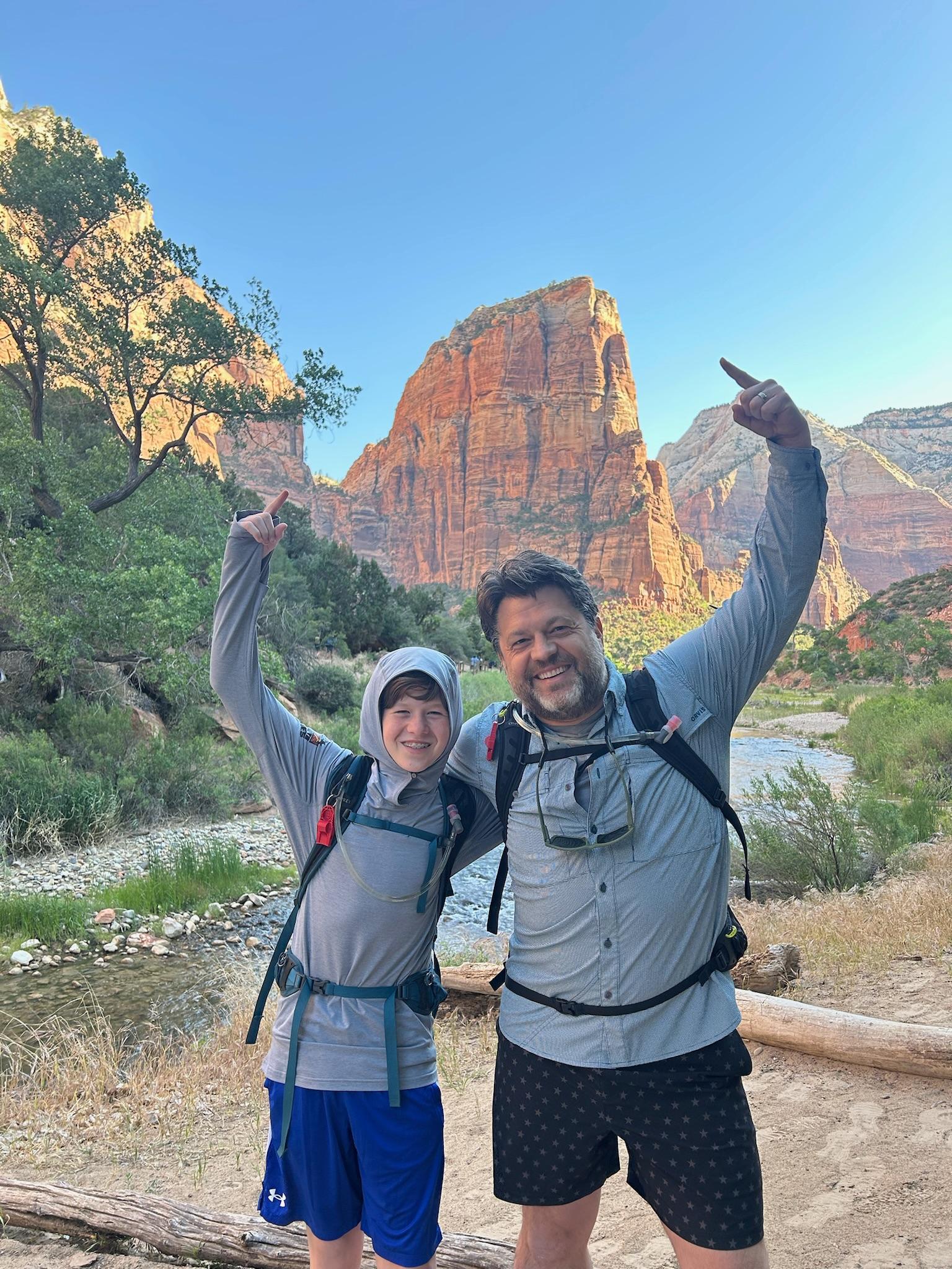 From Springdale: 4-hour Zion Canyon Scenic Hiking Tour – Zion National Park, Utah