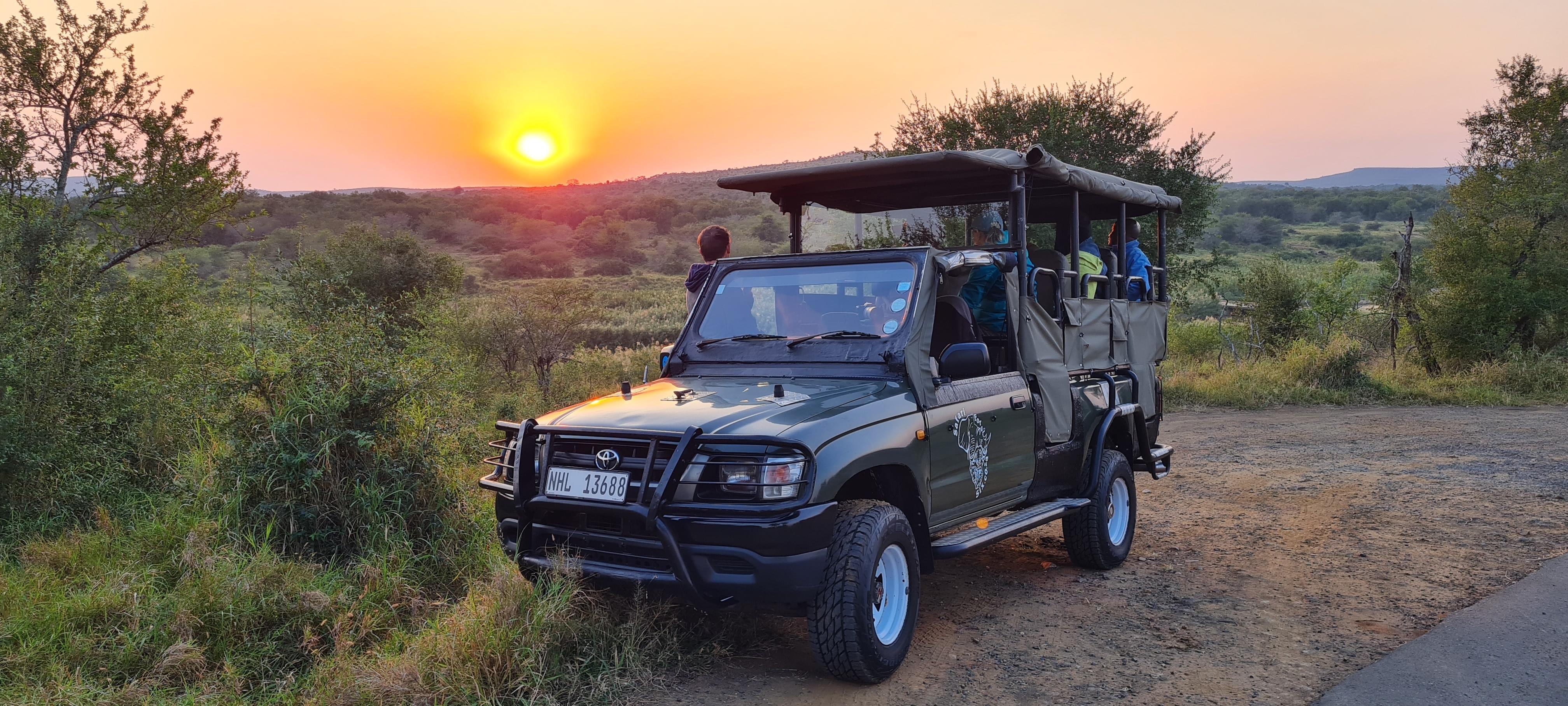 From St Lucia: Big 5 Safari in the Hluhluwe-Imfolozi Park – The Big 5 Hlabisa Municipality, South Africa