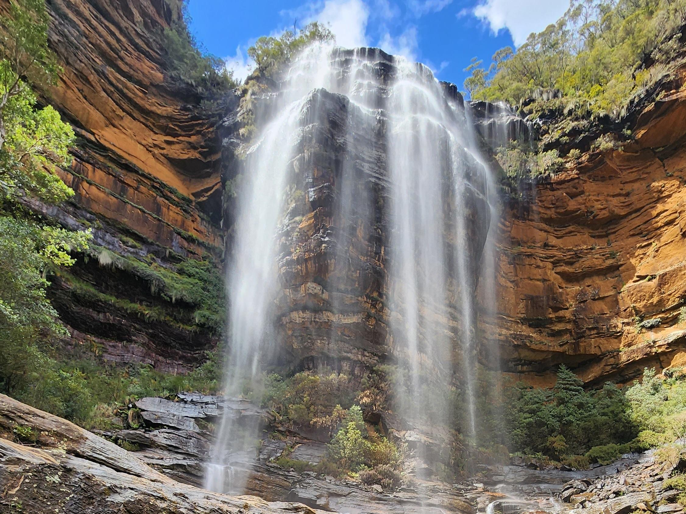 From Sydney: Blue Mountains Tour with Waterfall Walk & Lunch – Sydney, Australia