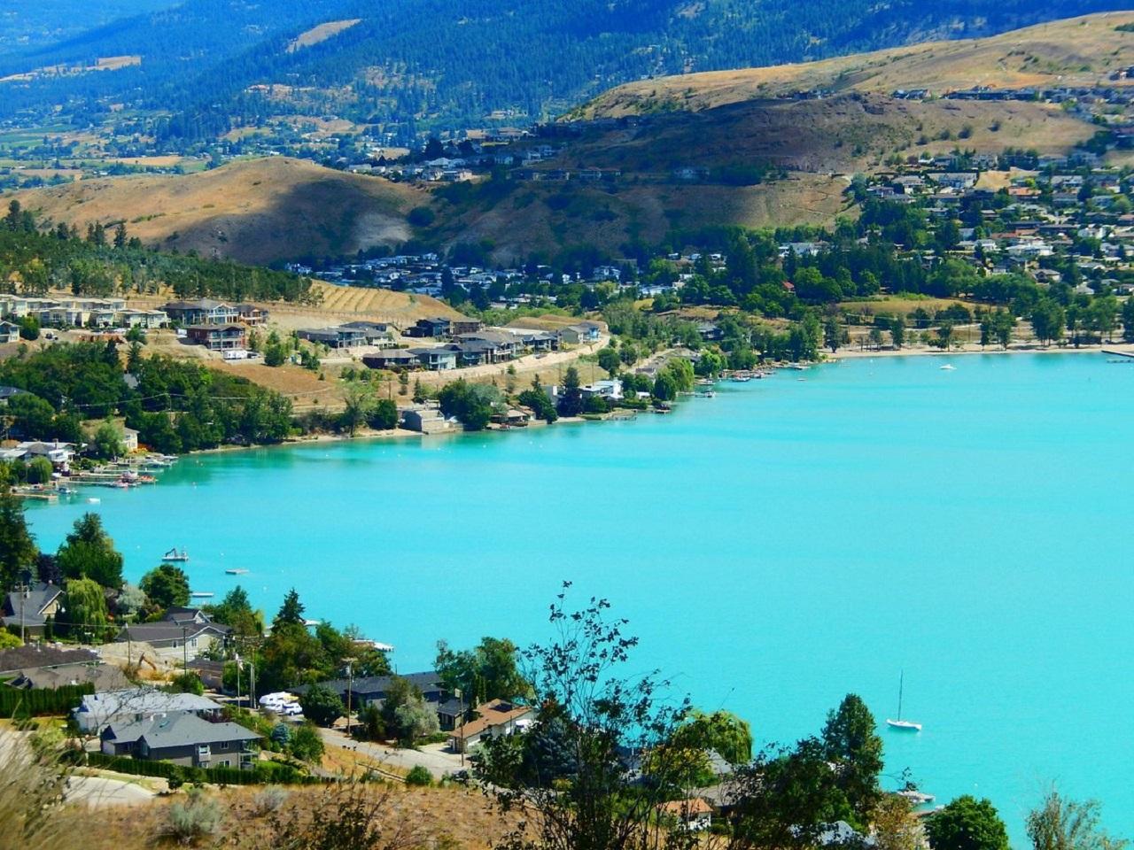 From Vancouver: 2-Day Kelowna Wine, Lake, and Farm Tour – Kalamalka Lake, Canada