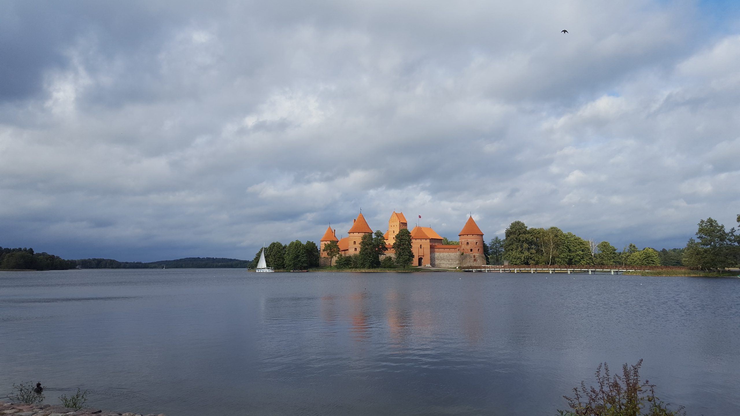 From Vilnius: Trakai Castle and Paneriai Memorial Tour – Lithuania