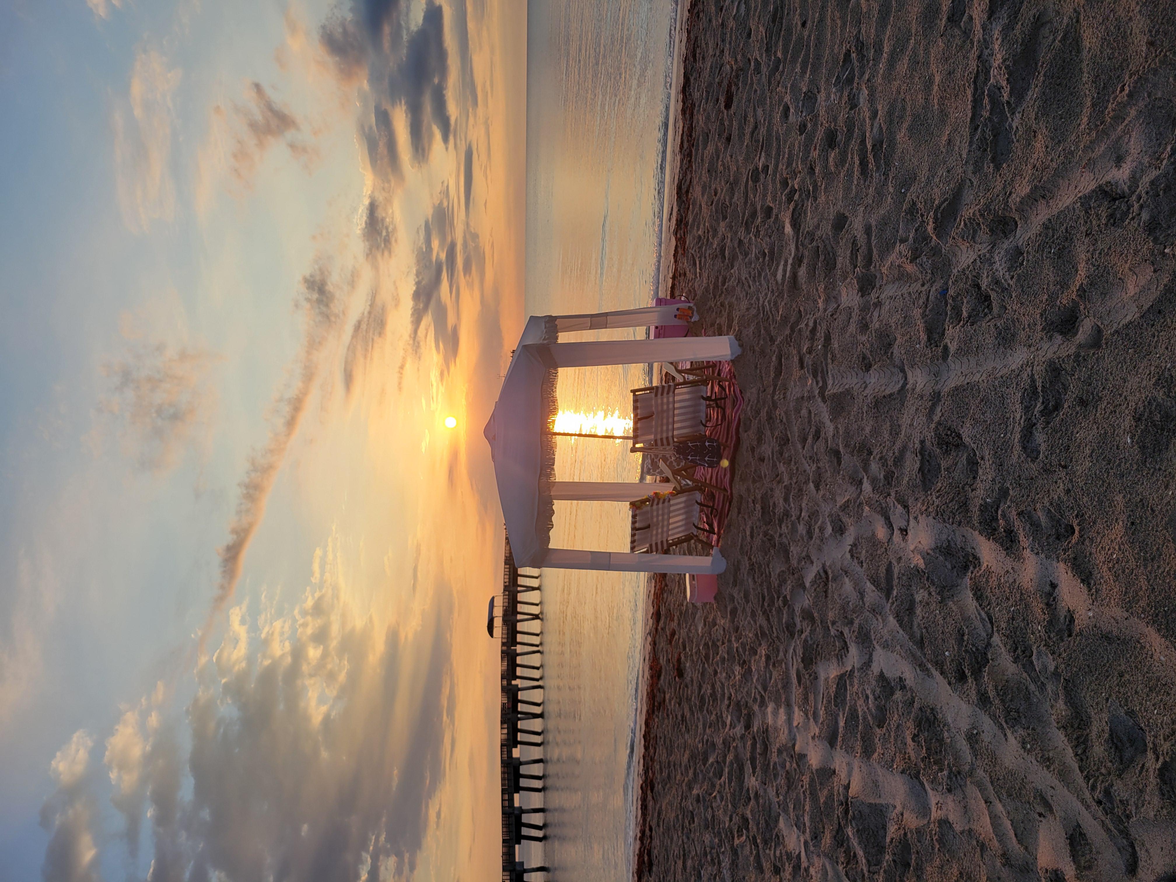 Ft Lauderdale: Private Beach Day Cabana with Amenities – Fort Lauderdale, Florida