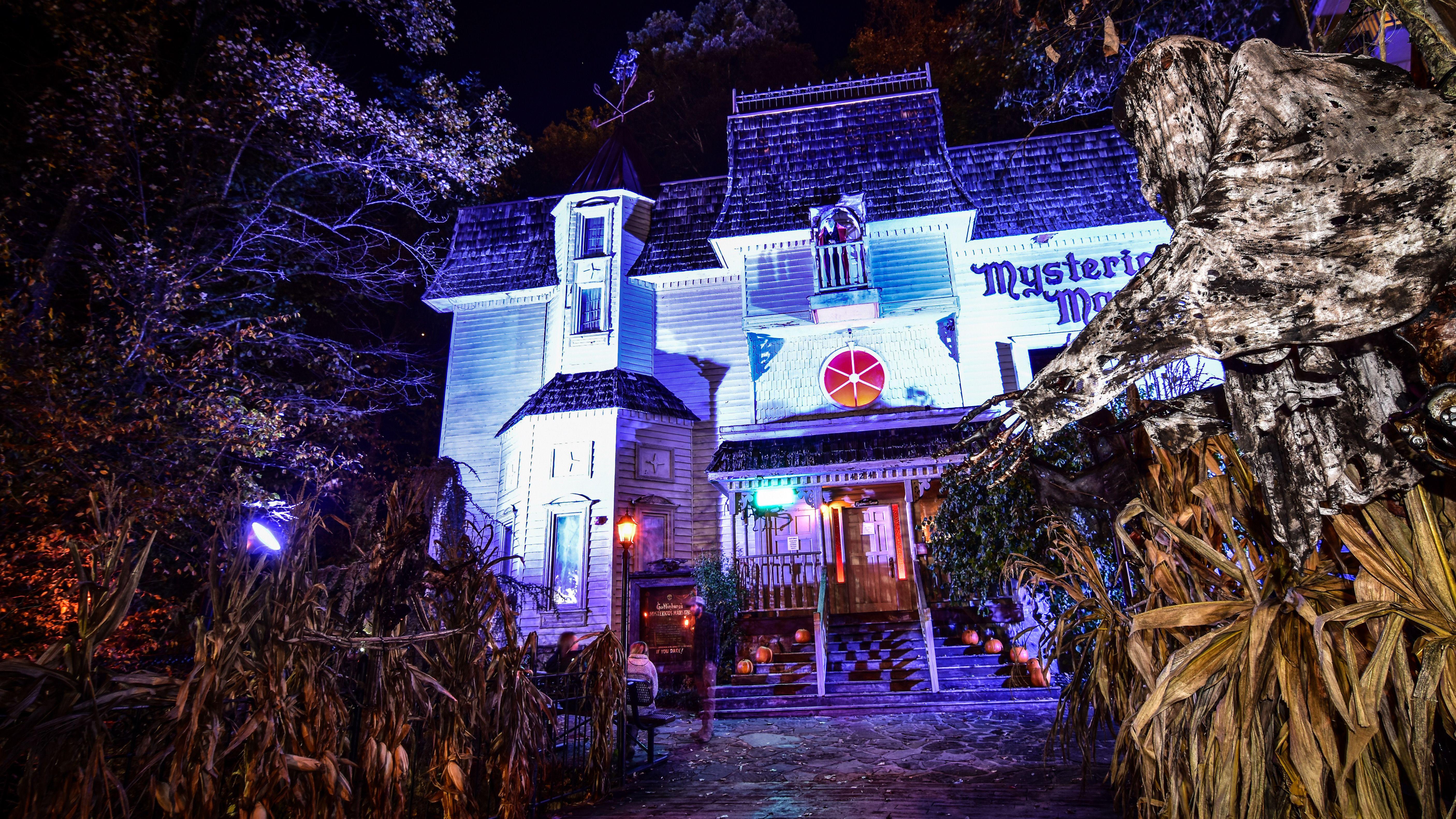 Gatlinburg Ghost Tours: Gilded Age Graves and Ghouls – Gatlinburg, Tennessee