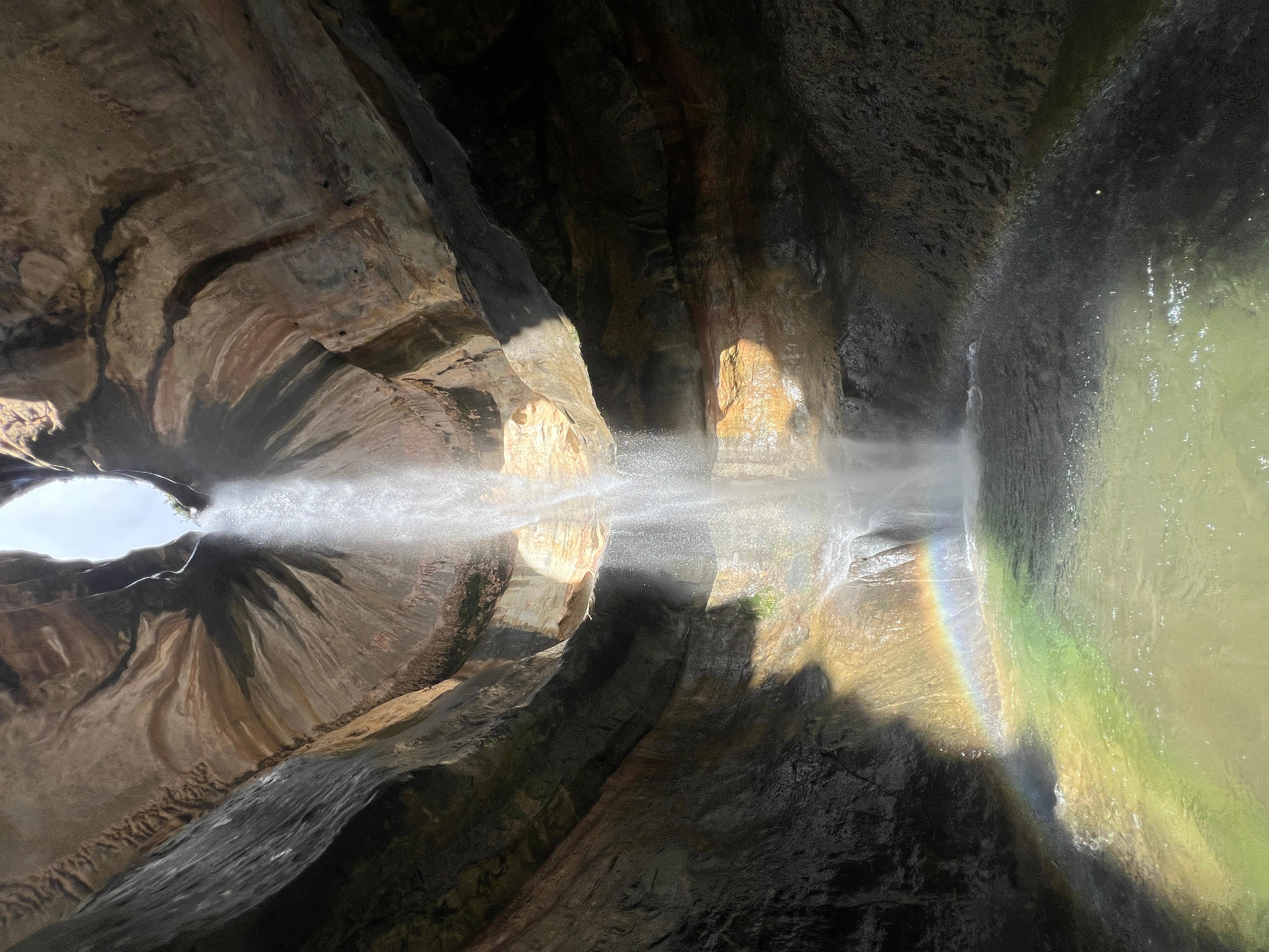 Golden Gate Highlands: Cathedral Cave Guided Hike Clarens – Golden Gate Highlands, South Africa