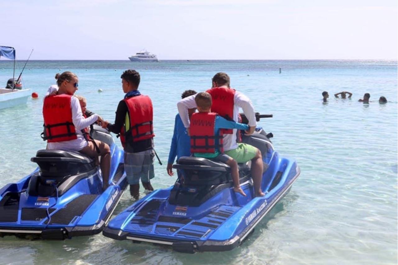Grand Turk: Jet Ski Ride with Transfer and Photos – Turks and Caicos