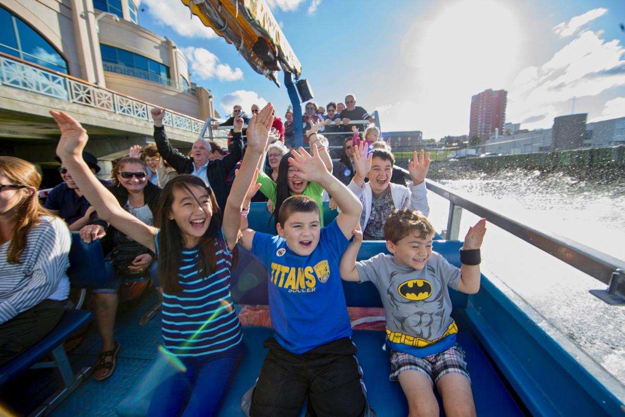 Halifax: Harbour Hopper City & Water Cruise in a Duck Boat – Halifax, Canada