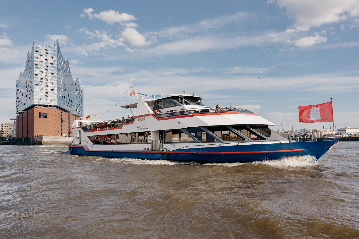 Hamburg: Guided Grand Harbor Sightseeing Cruise by Ship – Hamburg, Germany