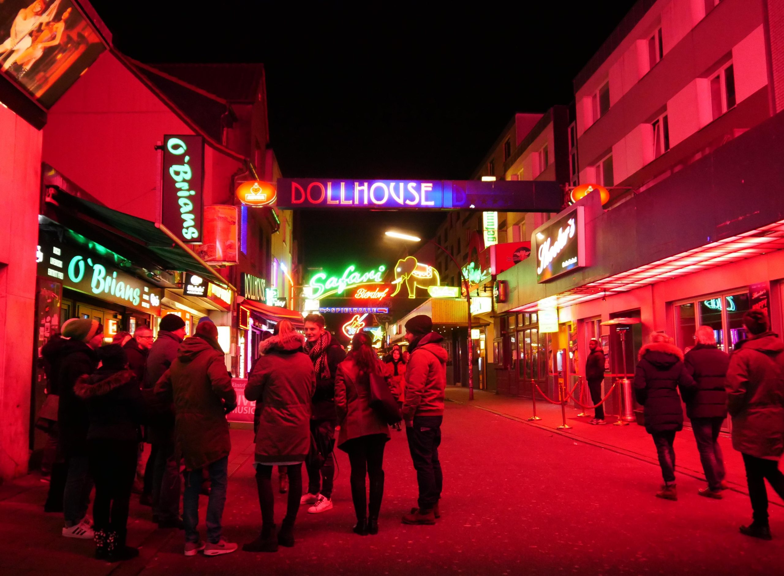 Hamburg: Reeperbahn Tour with English-Speaking Guide – Hamburg, Germany