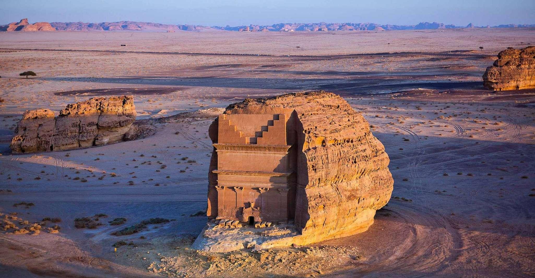 Hegra & Dadan Full-Day Heritage Tour – Saudi Arabia