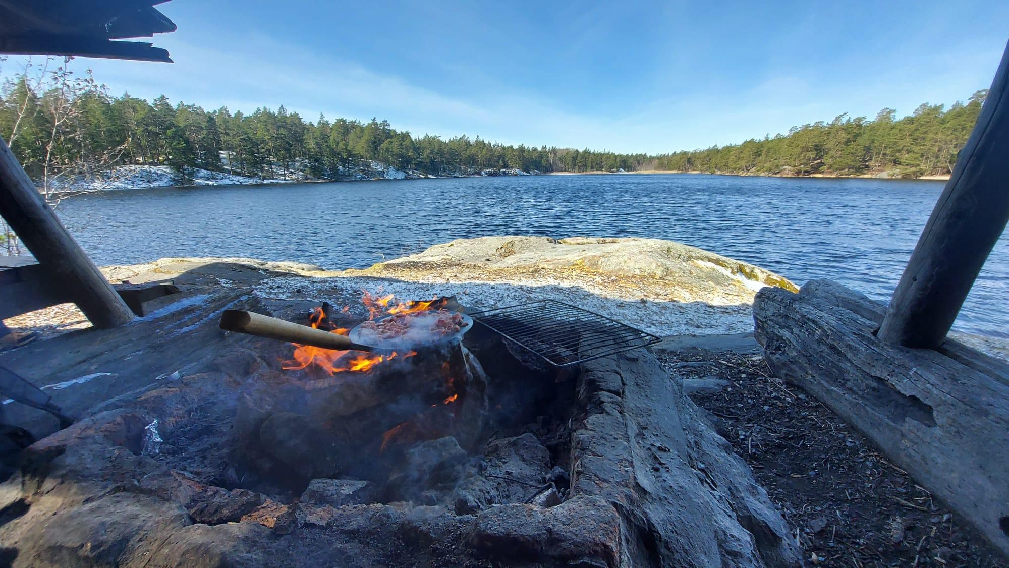 Hike, traditional food, guided wood burning outdoor sauna – Stockholm, Sweden