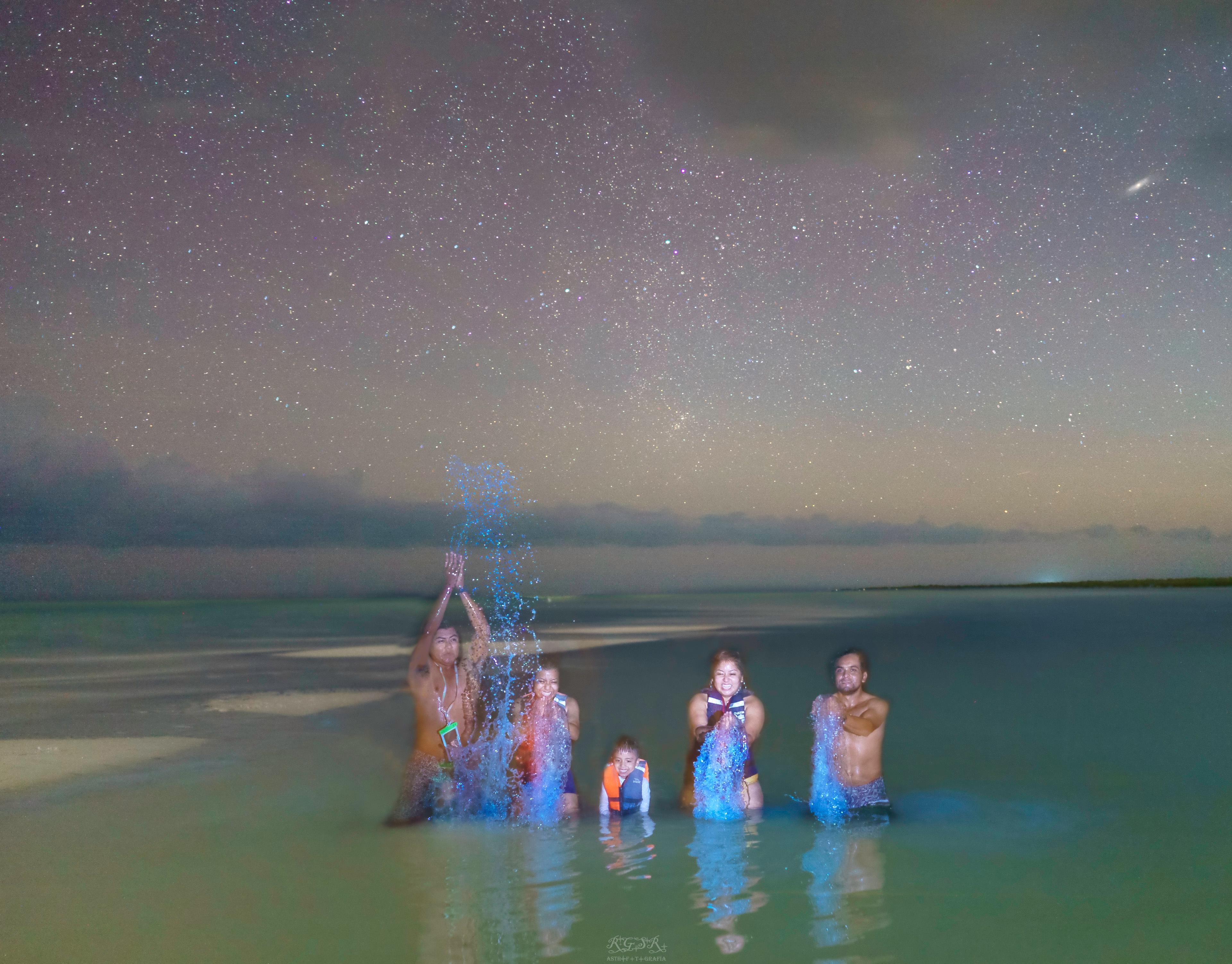 Holbox: Bioluminescence by Kayak and Stargazing. – Punta Mosquito, Mexico