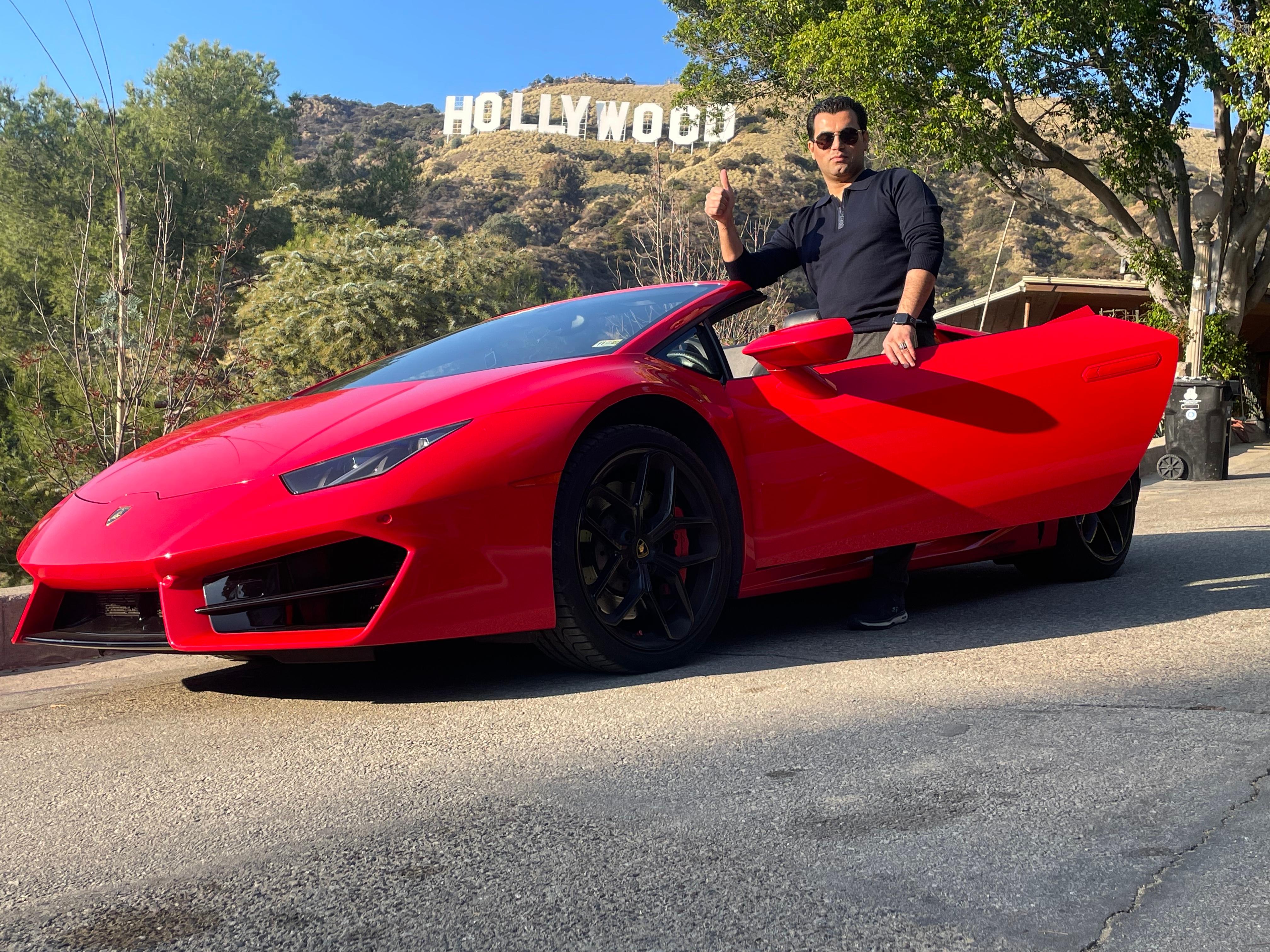 Hollywood Sign 30 Min Lamborghini tour (Drive or Be driven) – Los Angeles, California