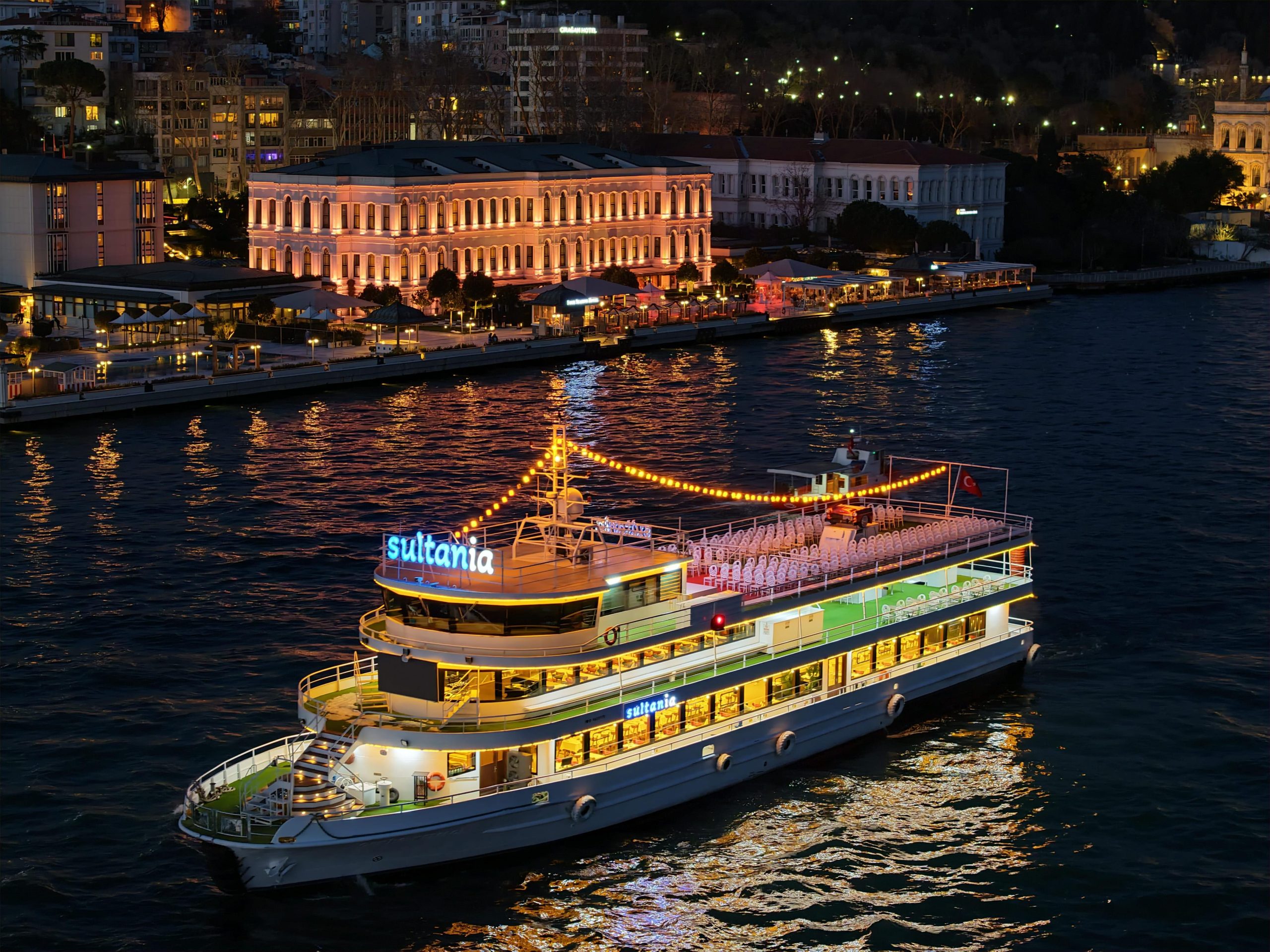 Istanbul: Bosphorus Dinner Cruise with Live Show – Azerbaijan