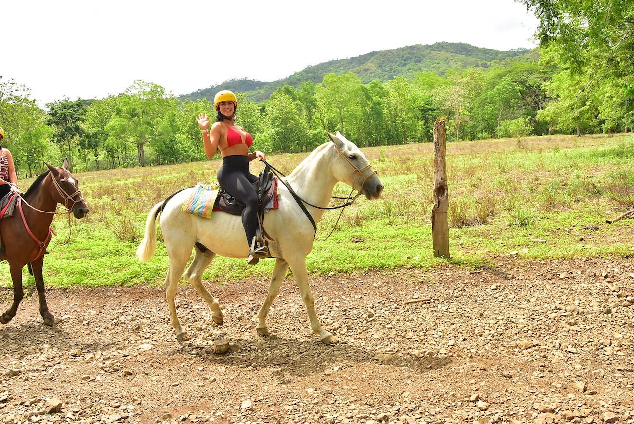 Jaco Beach: Horseback Riding with Natural Pool Stop – Jaco, Costa Rica