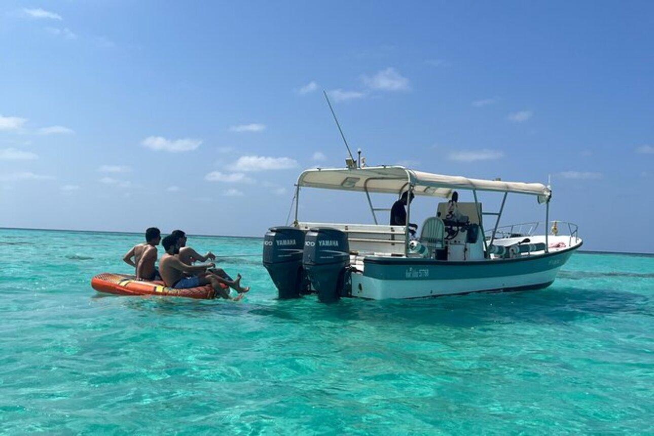 Jeddah: Bayadah Island Boat Trip with Snorkeling Option – Saudi Arabia