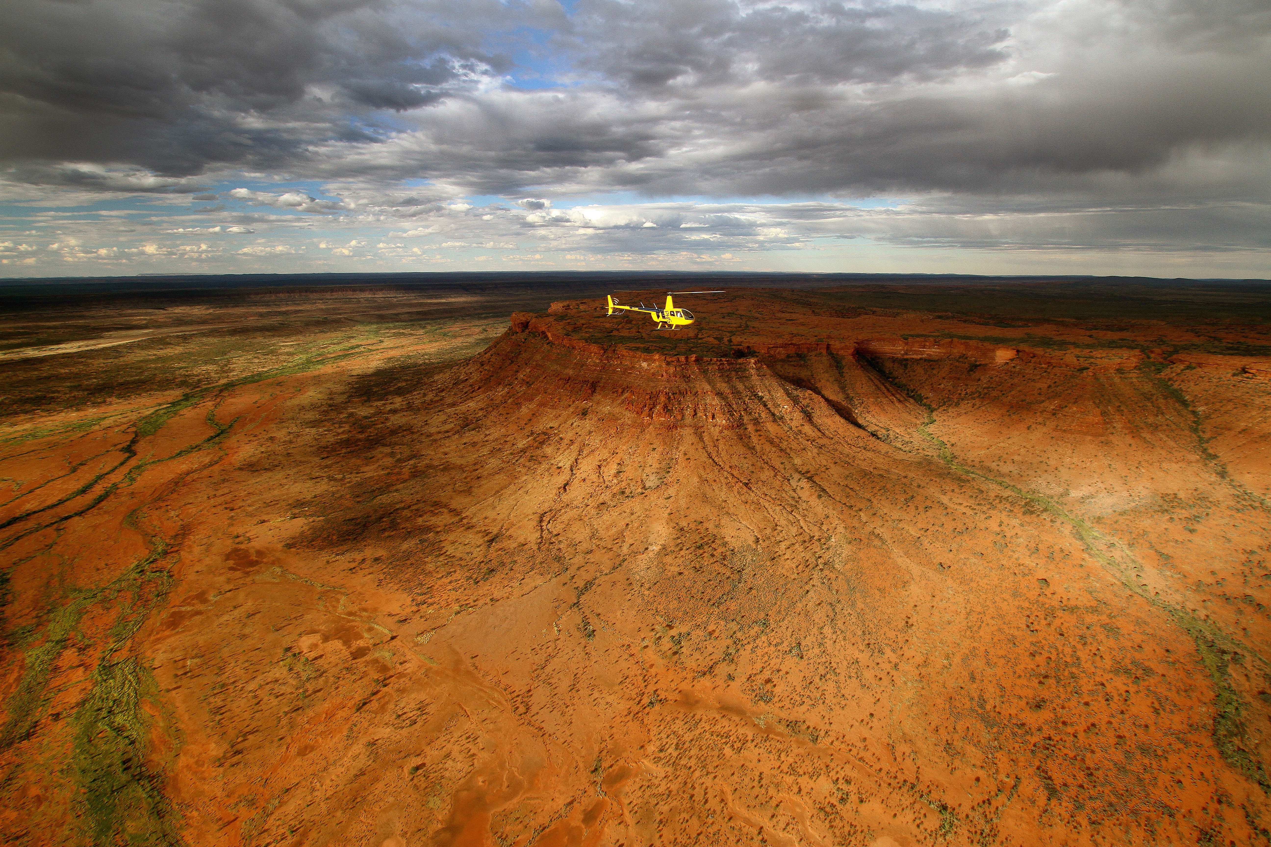 King’s Canyon: 15-minute Scenic Helicopter Tour – Yulara, Australia