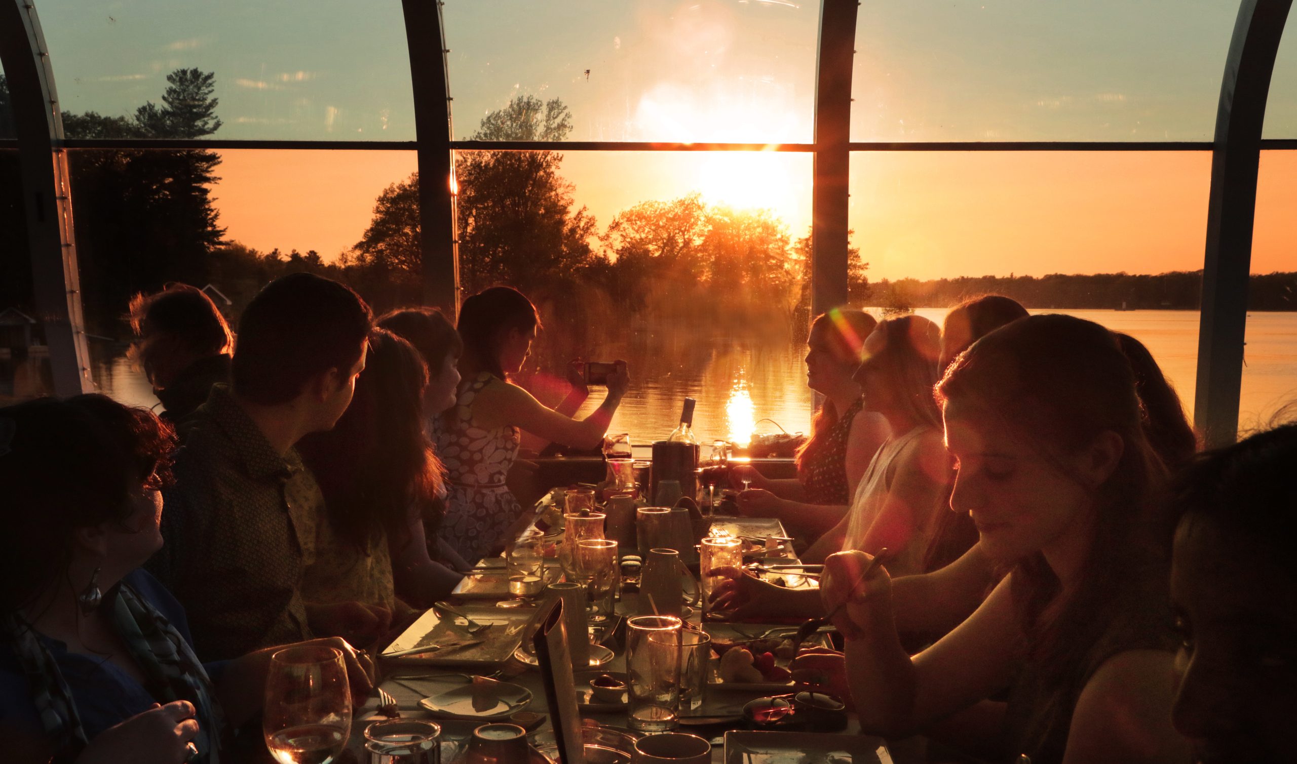 Kingston: Sunset Dinner Cruise – Kingston, Canada