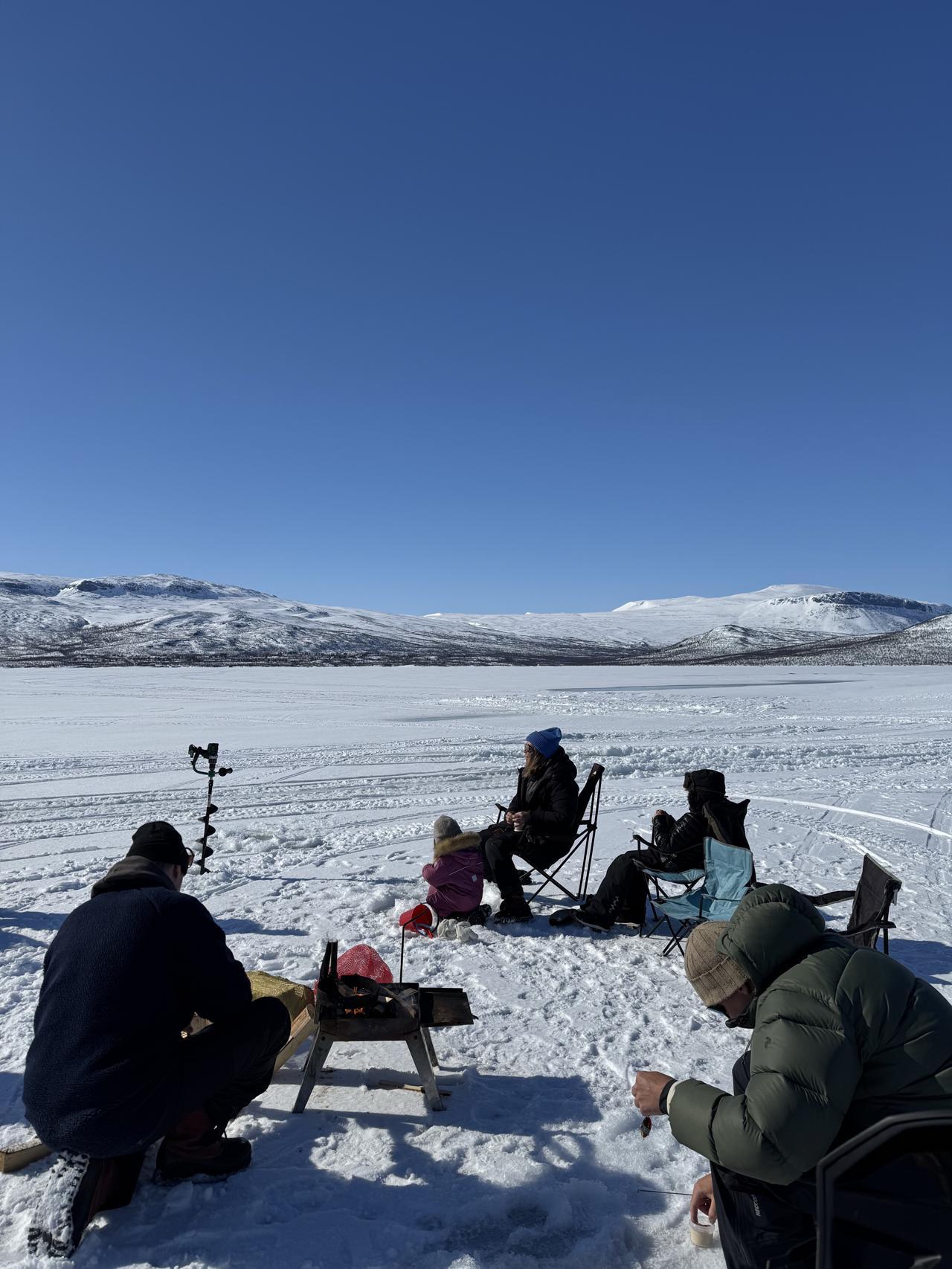 Kiruna: Private Ice Fishing Tour – Kiruna, Sweden