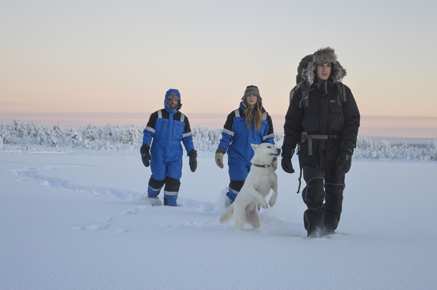 Kiruna: Snowshoe Hike & Ice fishing Tour – Kiruna, Sweden