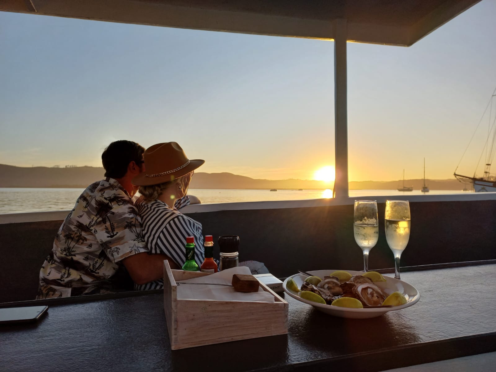 Knysna: Wine & Oyster Luxury Lounger Sunset Cruise – Knysna, South Africa