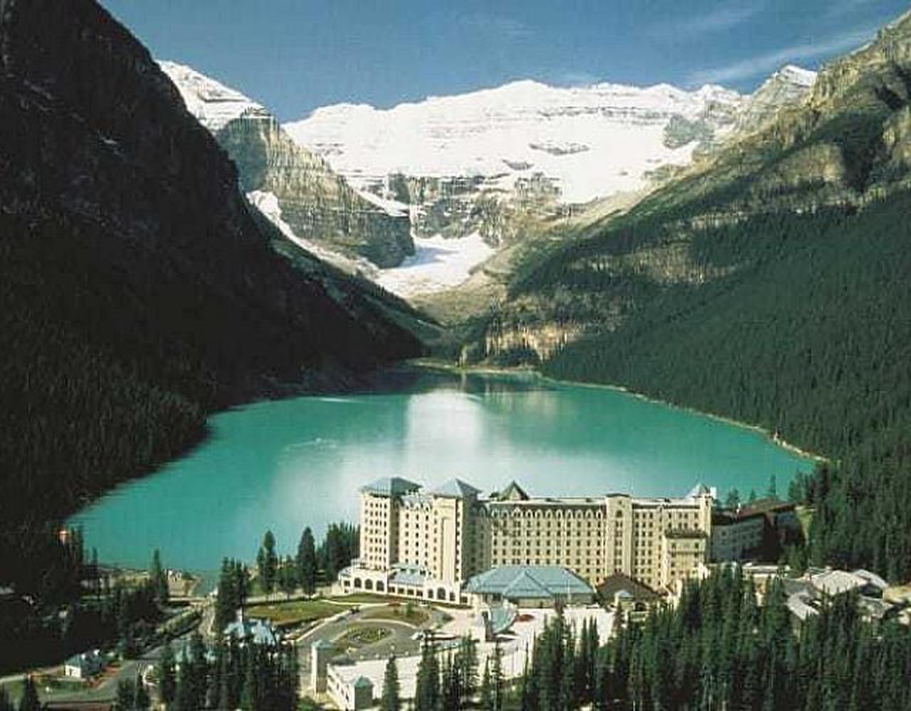 Lake Louise, Moraine, Emerald Lake & Johnston Canyon tour – Yoho National Park Of Canada, Canada