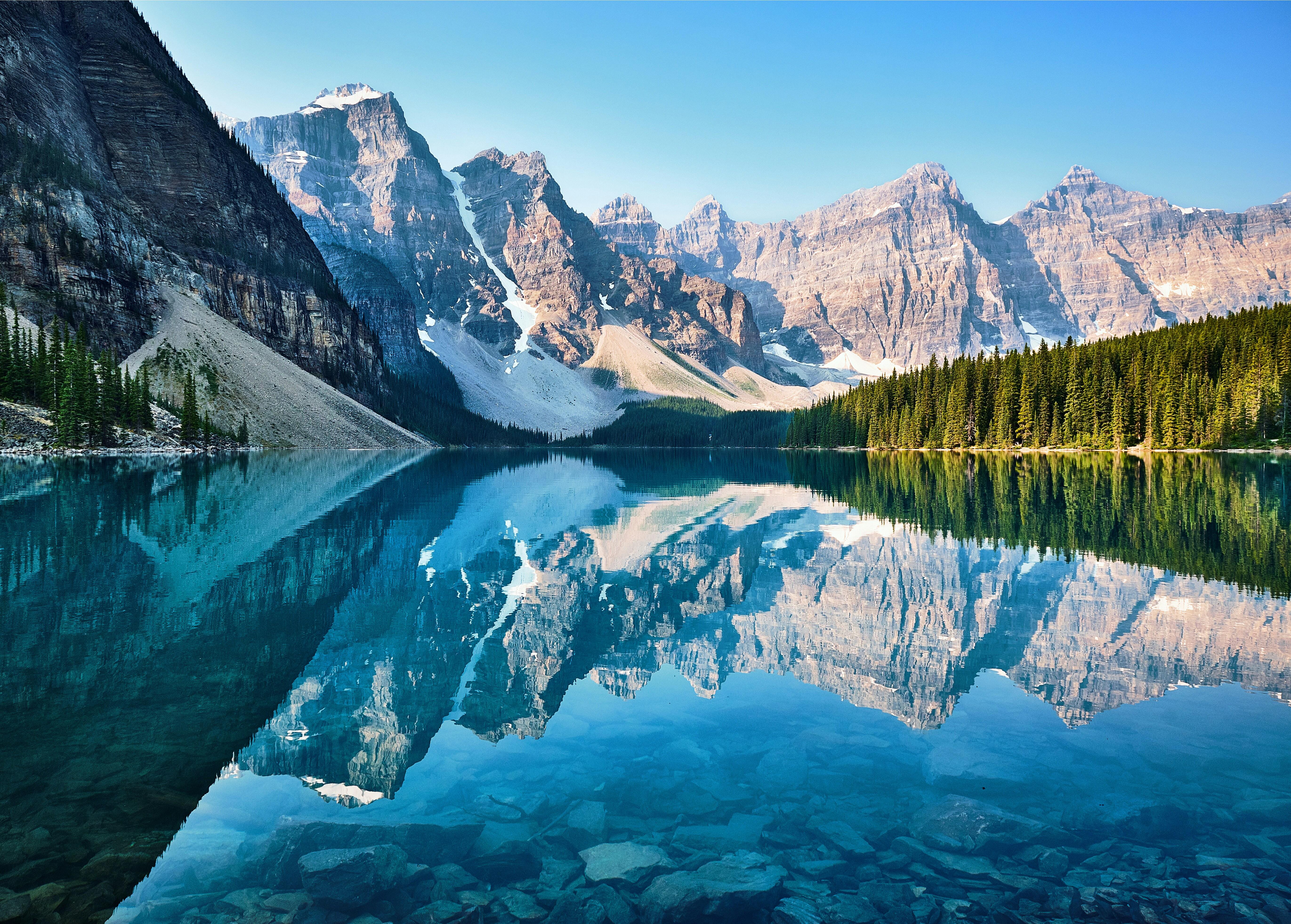 Lake Louise: Moraine & Louise Lake Half-Day Highlights Tour – Lake Louise, Alberta, Canada