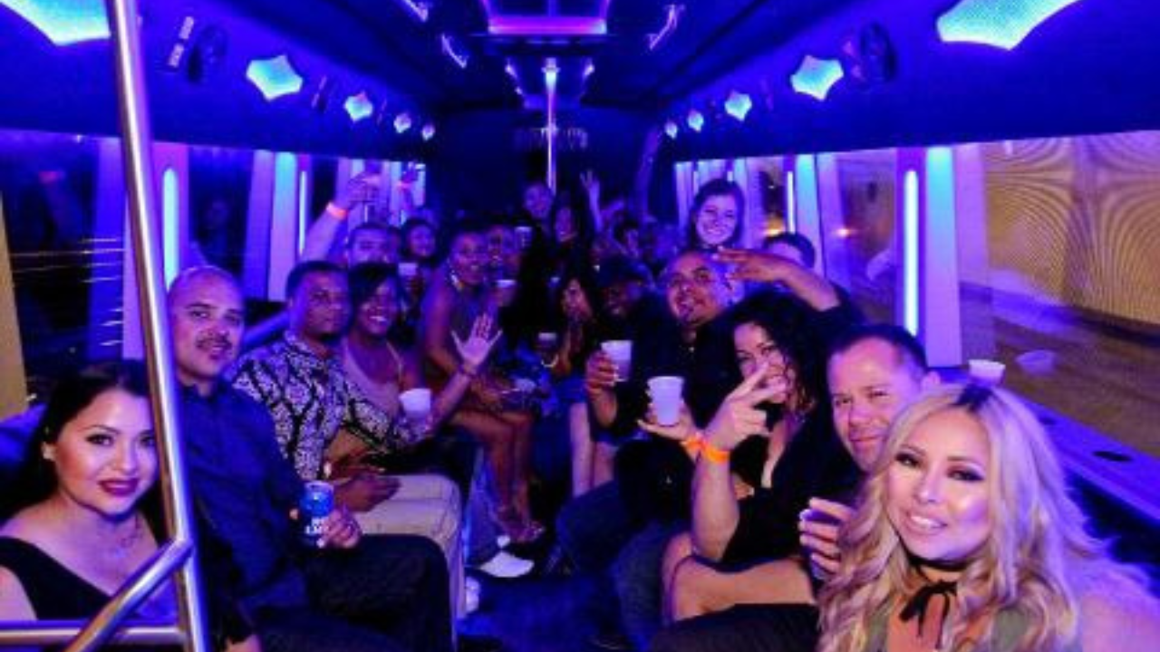 Las Vegas: Private Party Bus Tour Of Vegas Strip w Champagne – Las Vegas, Nevada