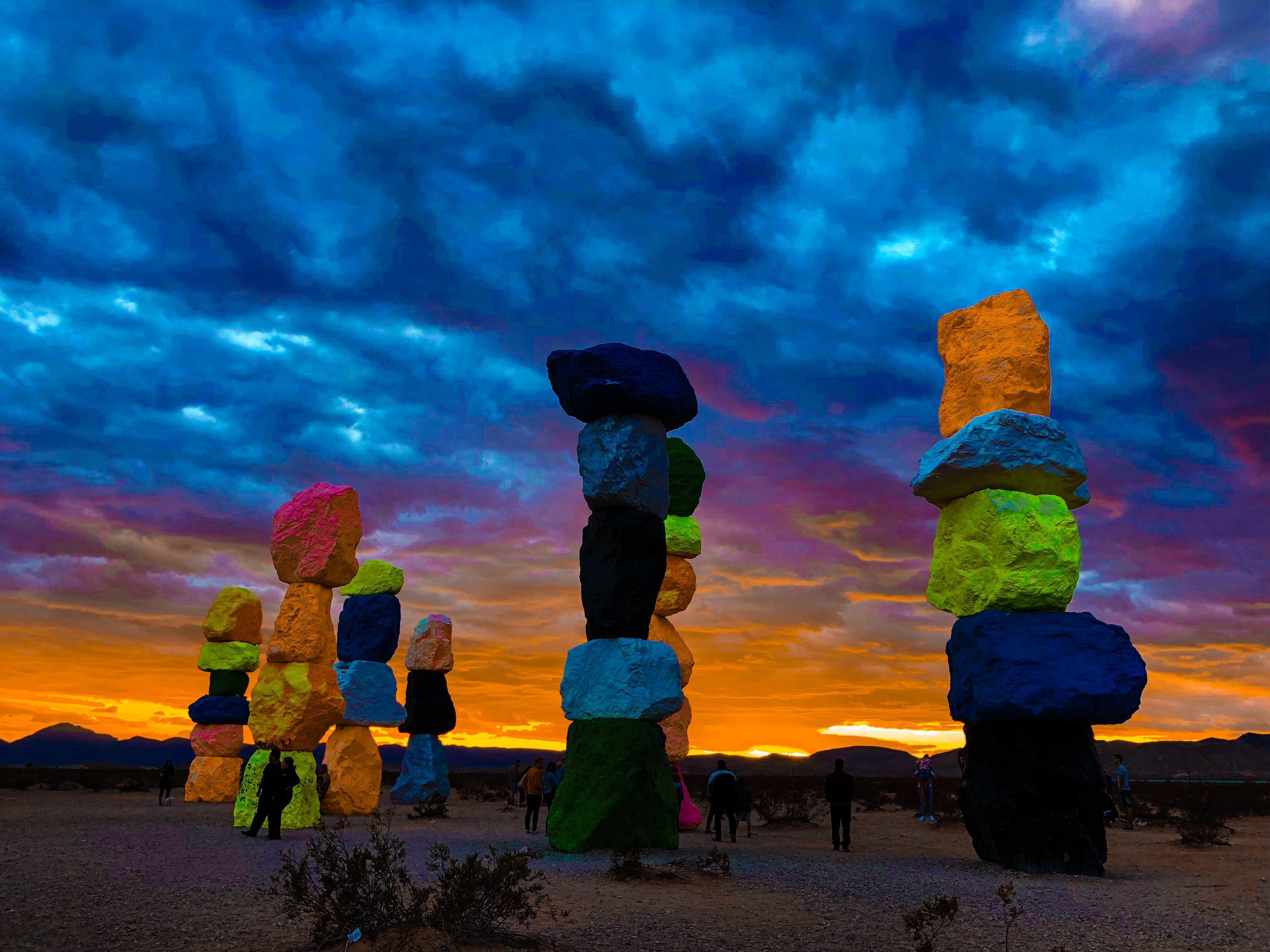 Las Vegas: Seven Magic Mountains Desert Tour – Las Vegas, Nevada