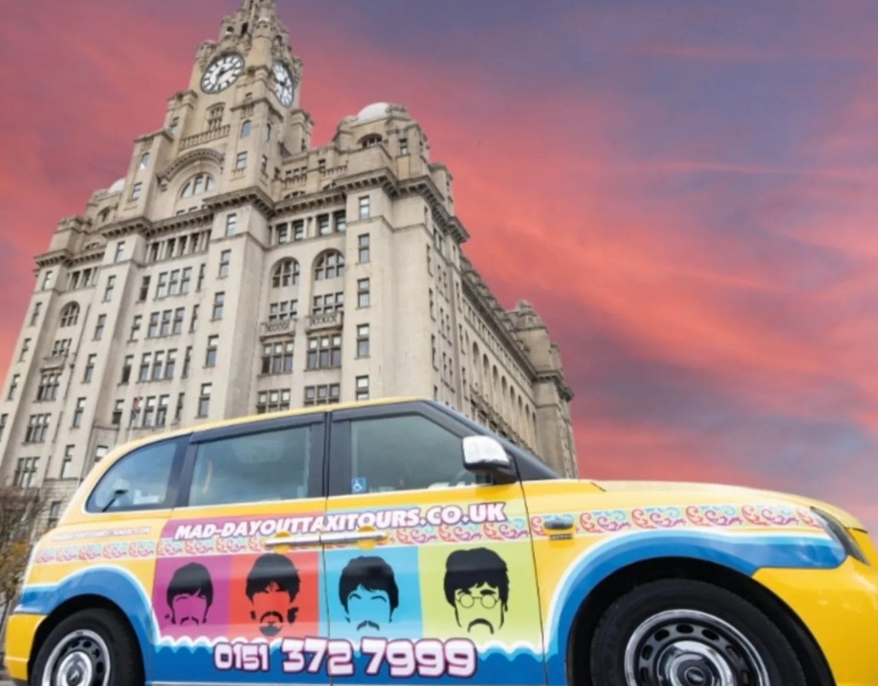 Liverpool: Beatles-Themed Private Taxi Tour with Transfers – Liverpool, United Kingdom