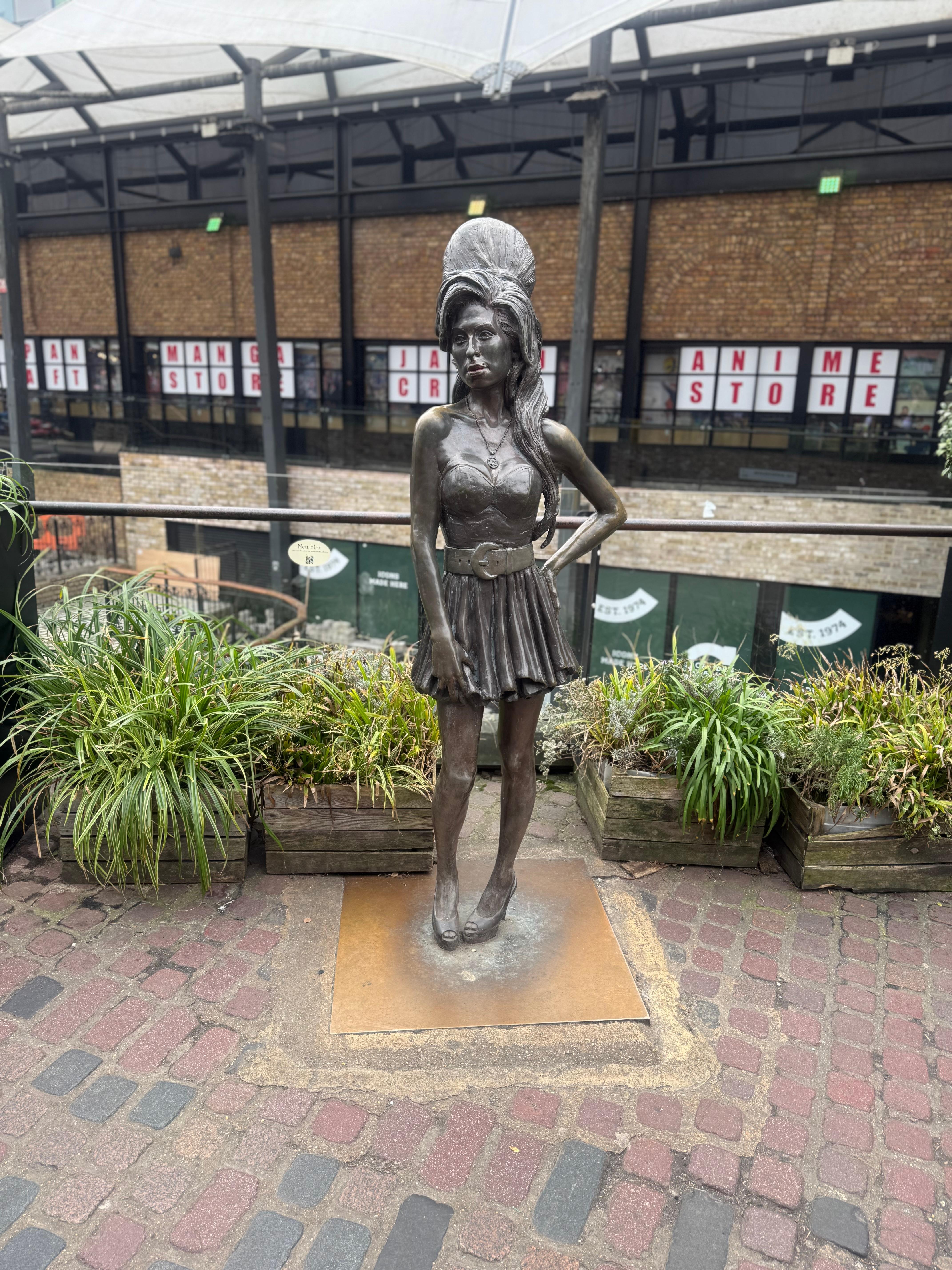 London: Amy Winehouse Camden Town Walking Tour – London, United Kingdom
