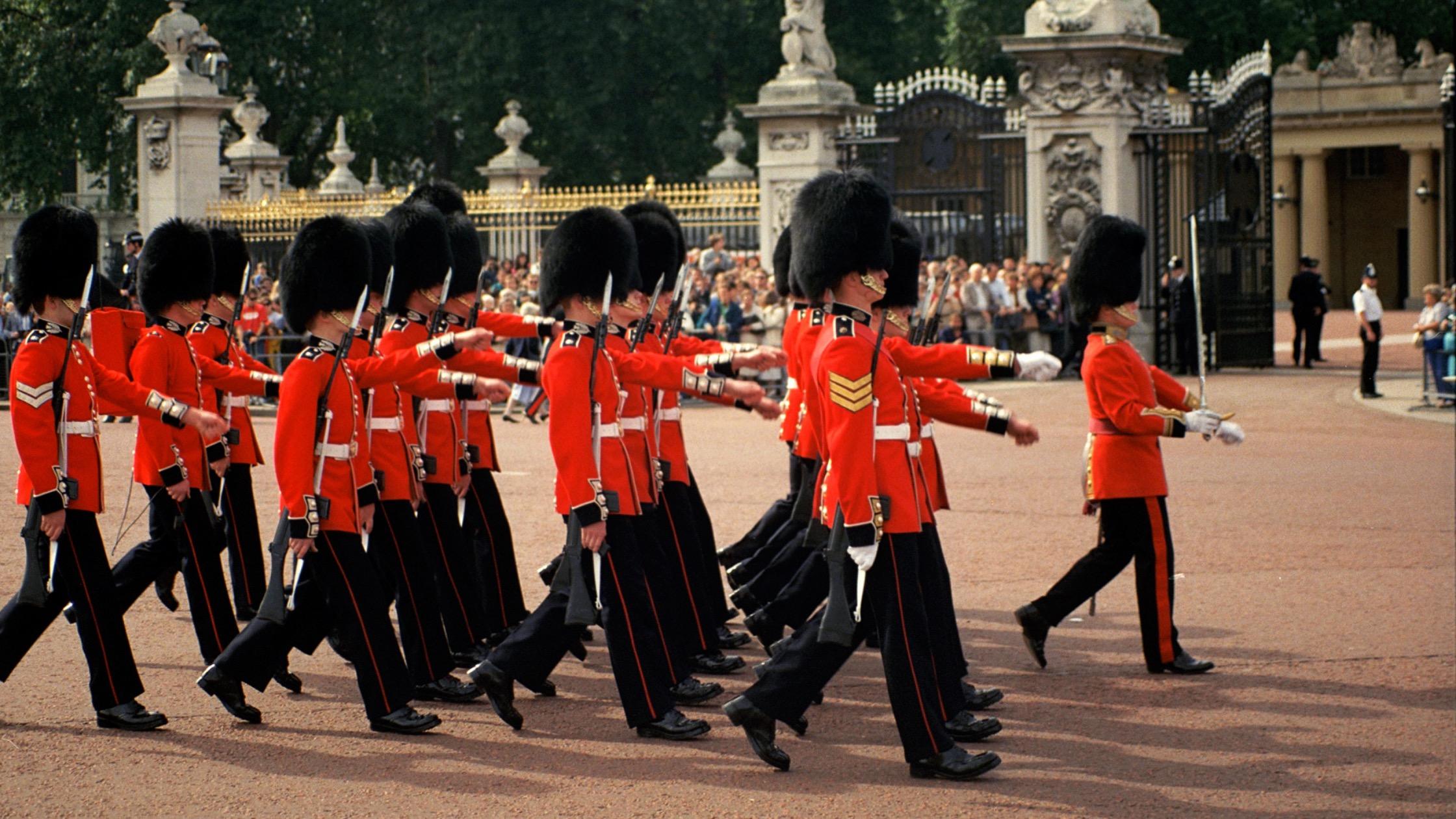 London: Buckingham Palace & Changing of the Guard Experience – London, United Kingdom