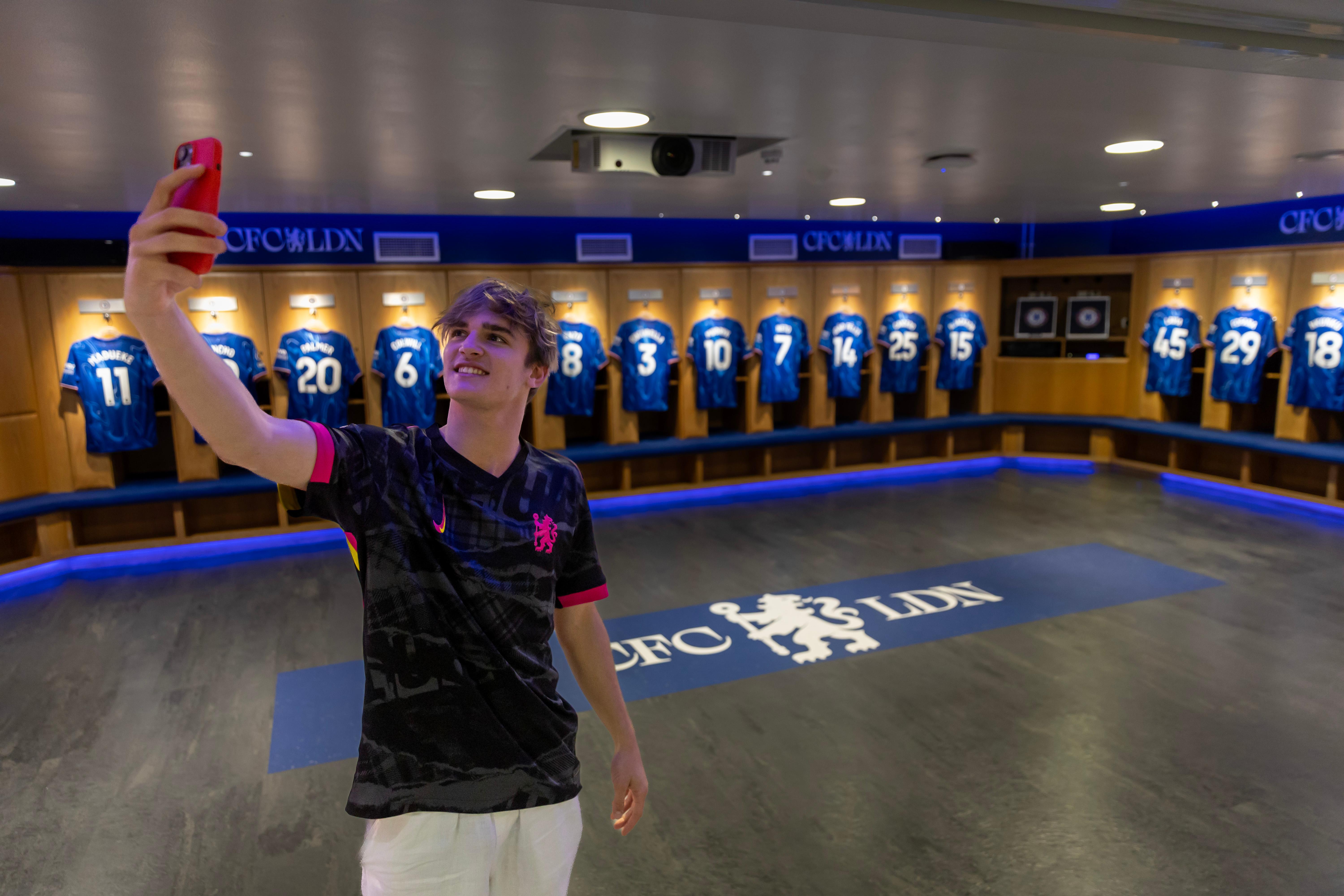 London: Chelsea FC Museum and Stamford Bridge Classic Tour – London, United Kingdom