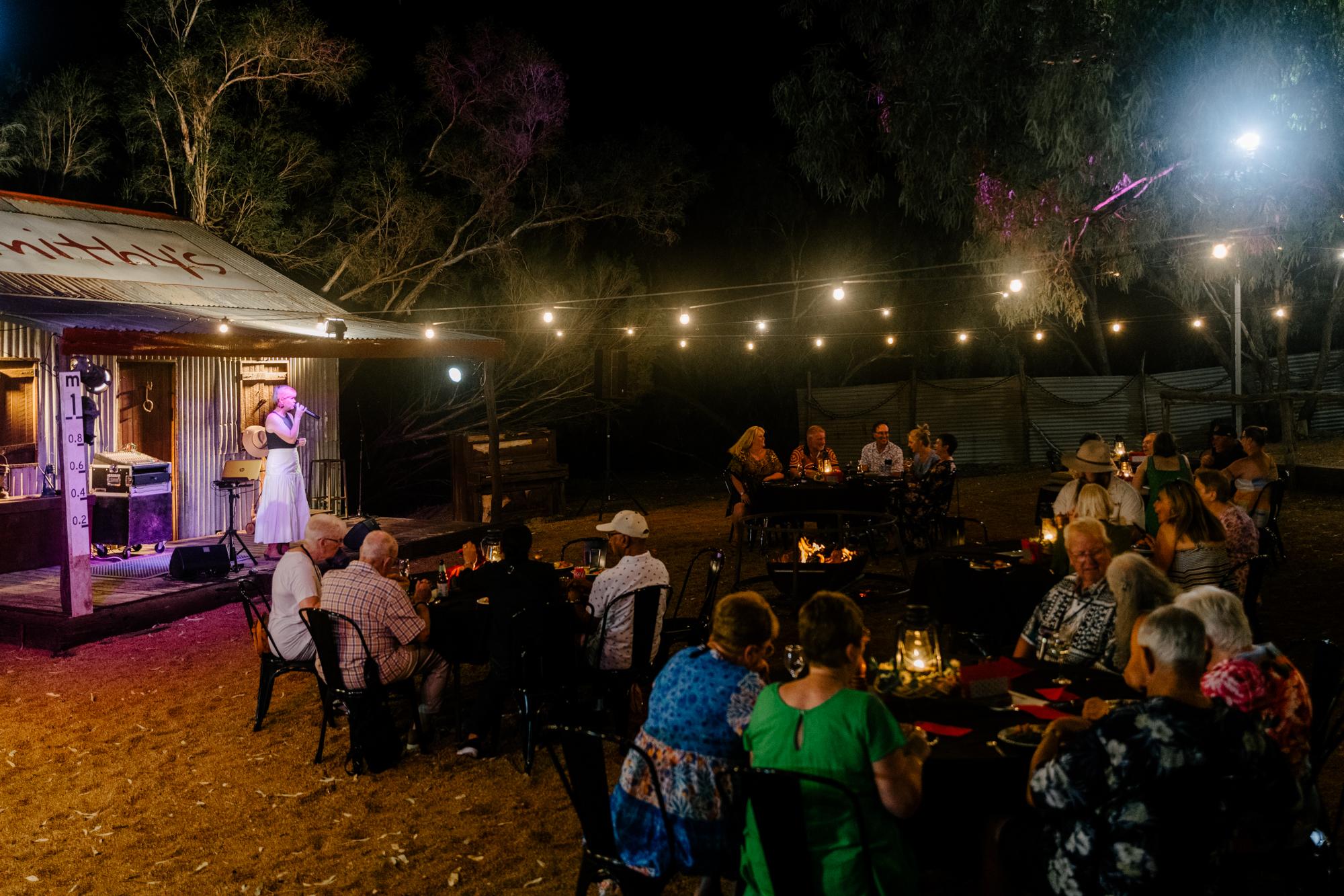 Longreach: Smithy’s Outback Dinner and Show – Thomson River, Australia