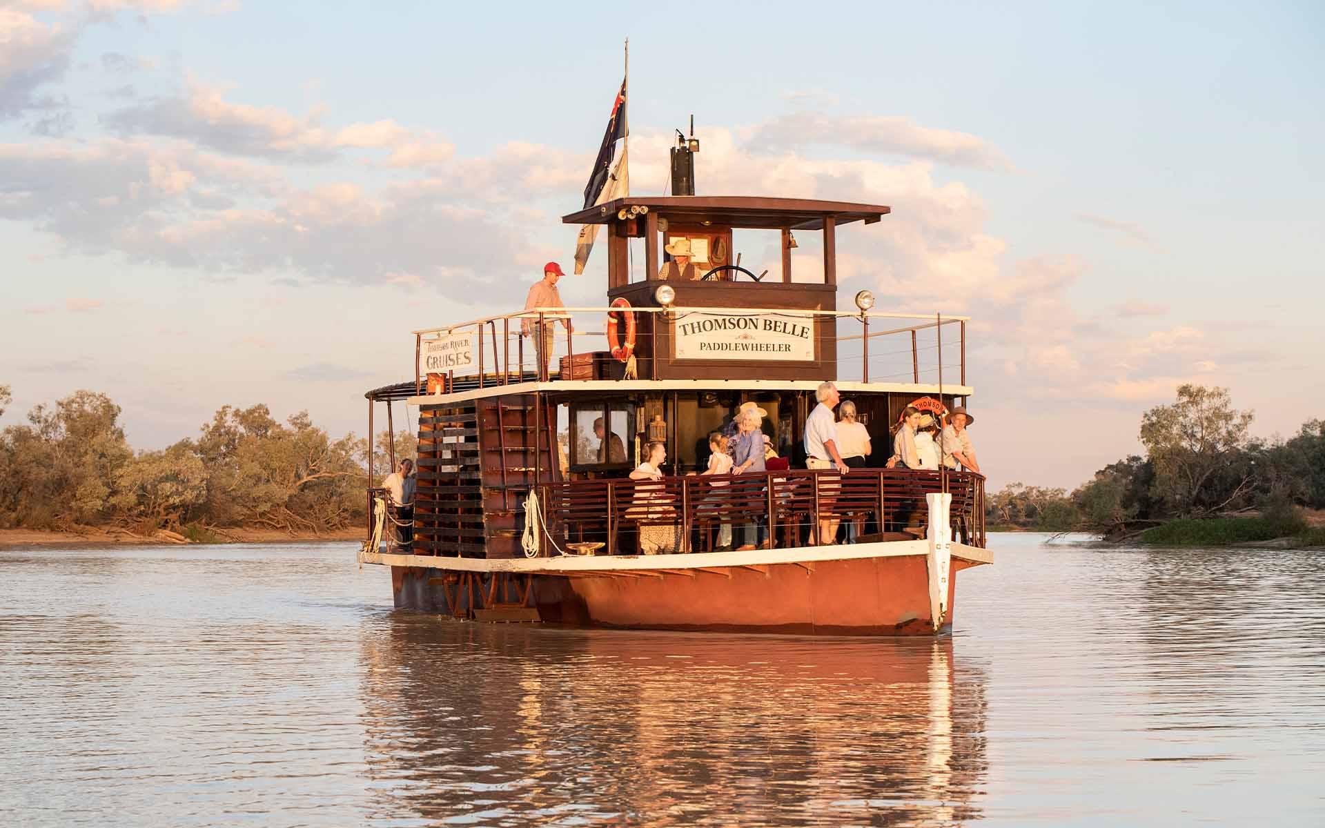 Longreach: Sunset Paddlewheeler Cruise, Show and Dinner – Thomson River, Australia