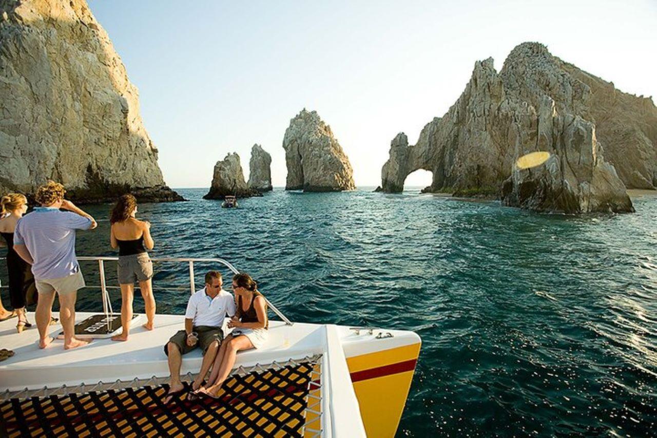 Los Cabos: Jazz & Wine Sunset Catamaran Cruise – Cabo San Lucas, Mexico