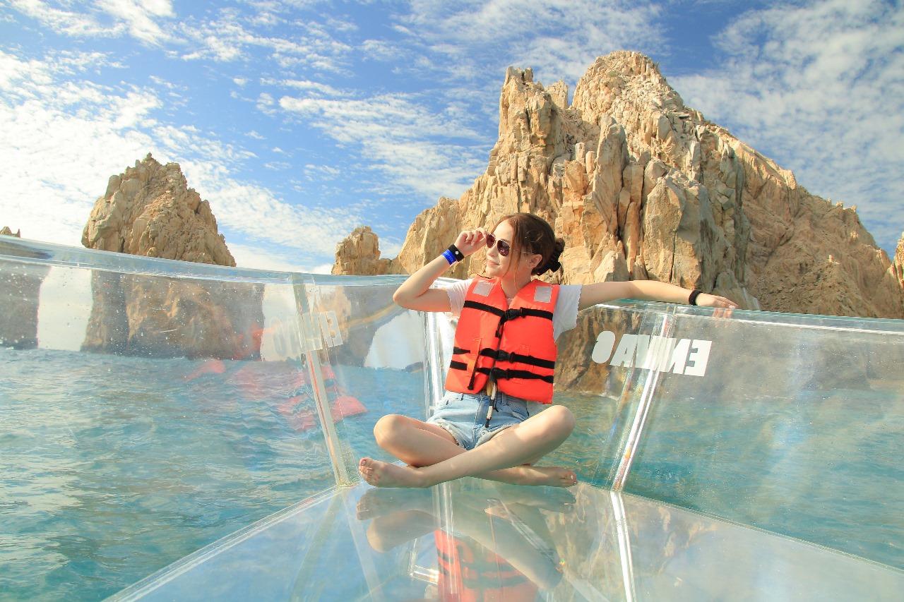 Los Cabos Tour to the Arch in a Transparent Boat – Cabo San Lucas, Mexico