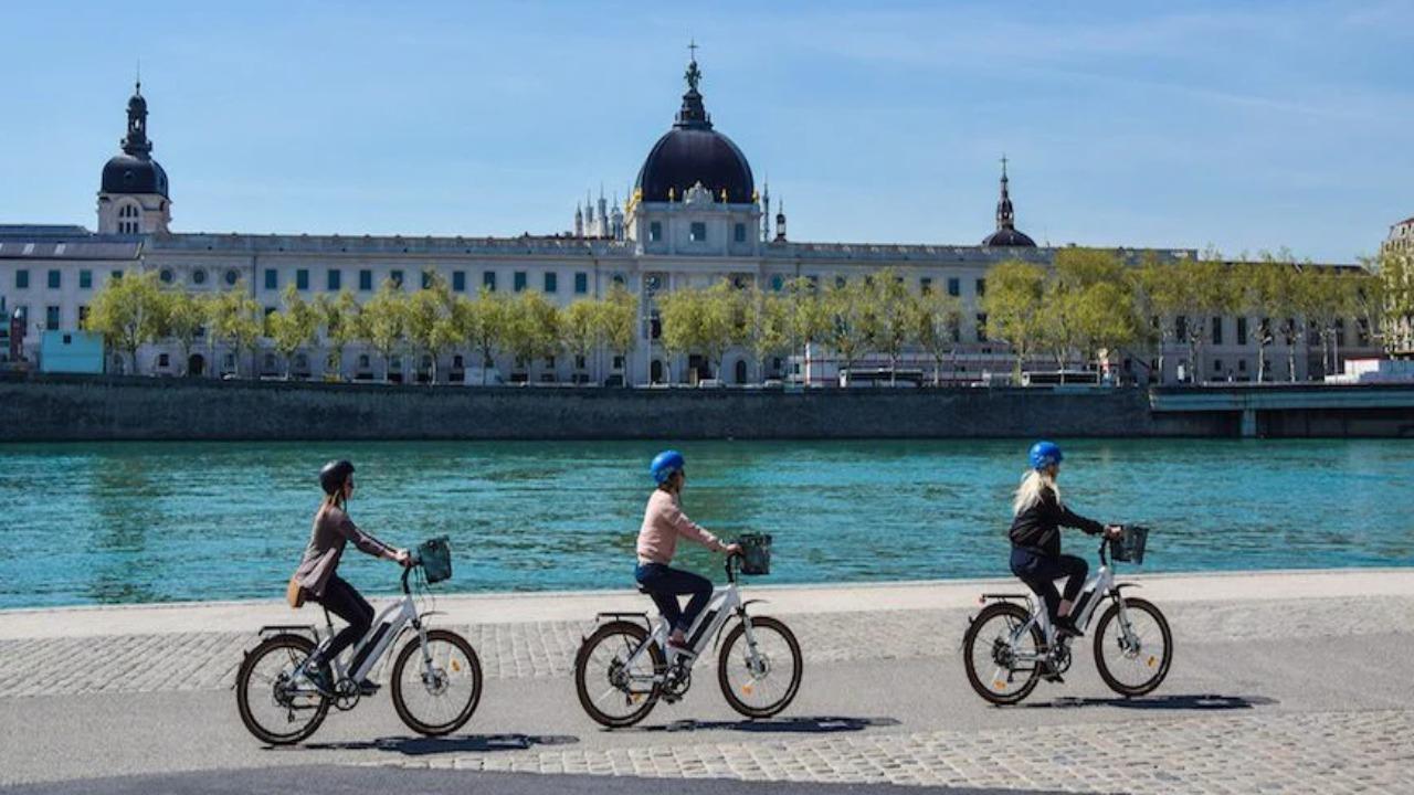 Lyon: Guided E-Bike Tour – Lyon, France
