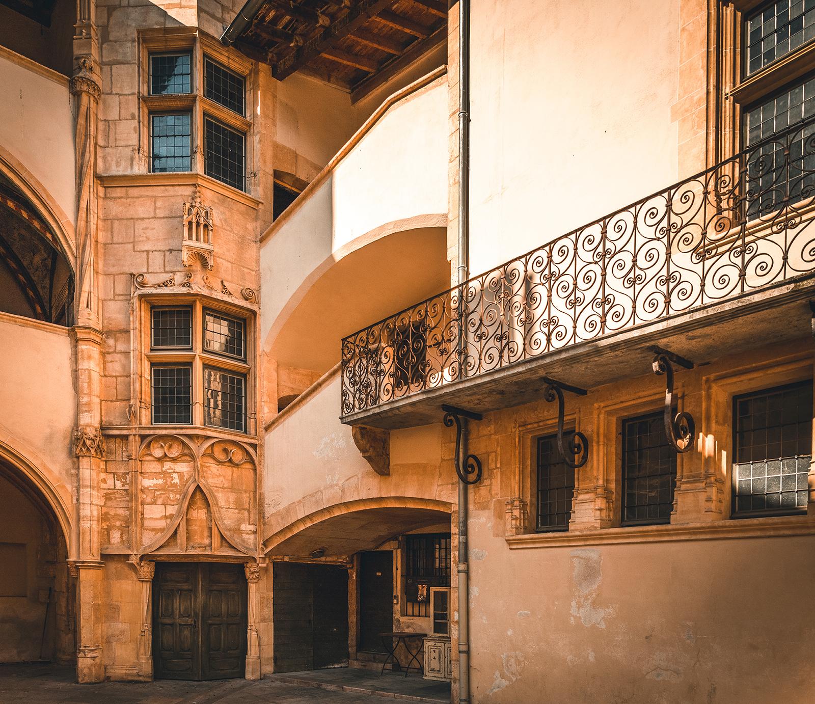 Lyon: Traboules Private Tour of the Secret Passages – Lyon, France