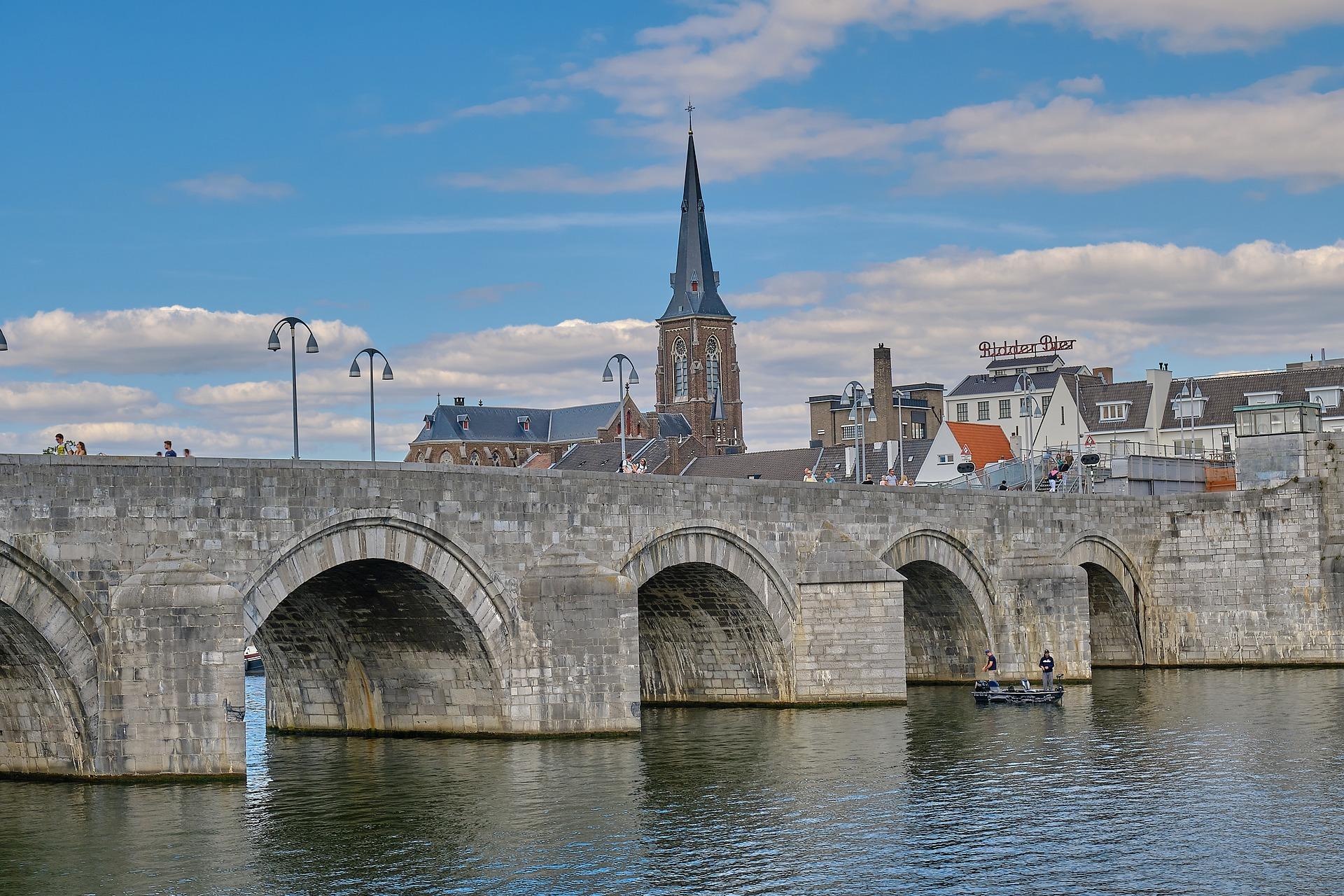 Maastricht: Day trip from Amsterdam with 3 country point – Margraten, Netherlands