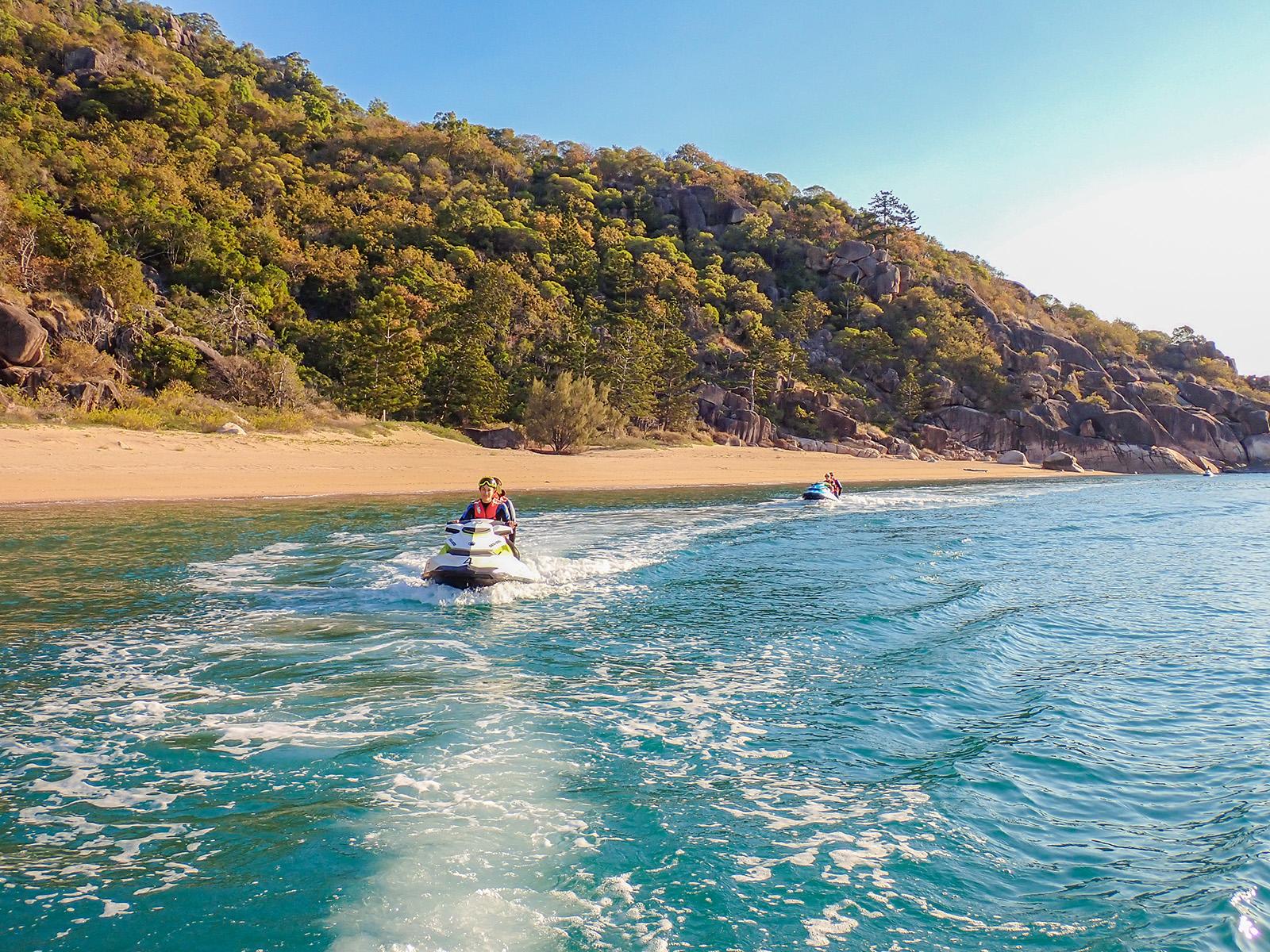 Magnetic Island: 5 Beach Bay Jet Ski Tour – Horseshoe Bay, Australia
