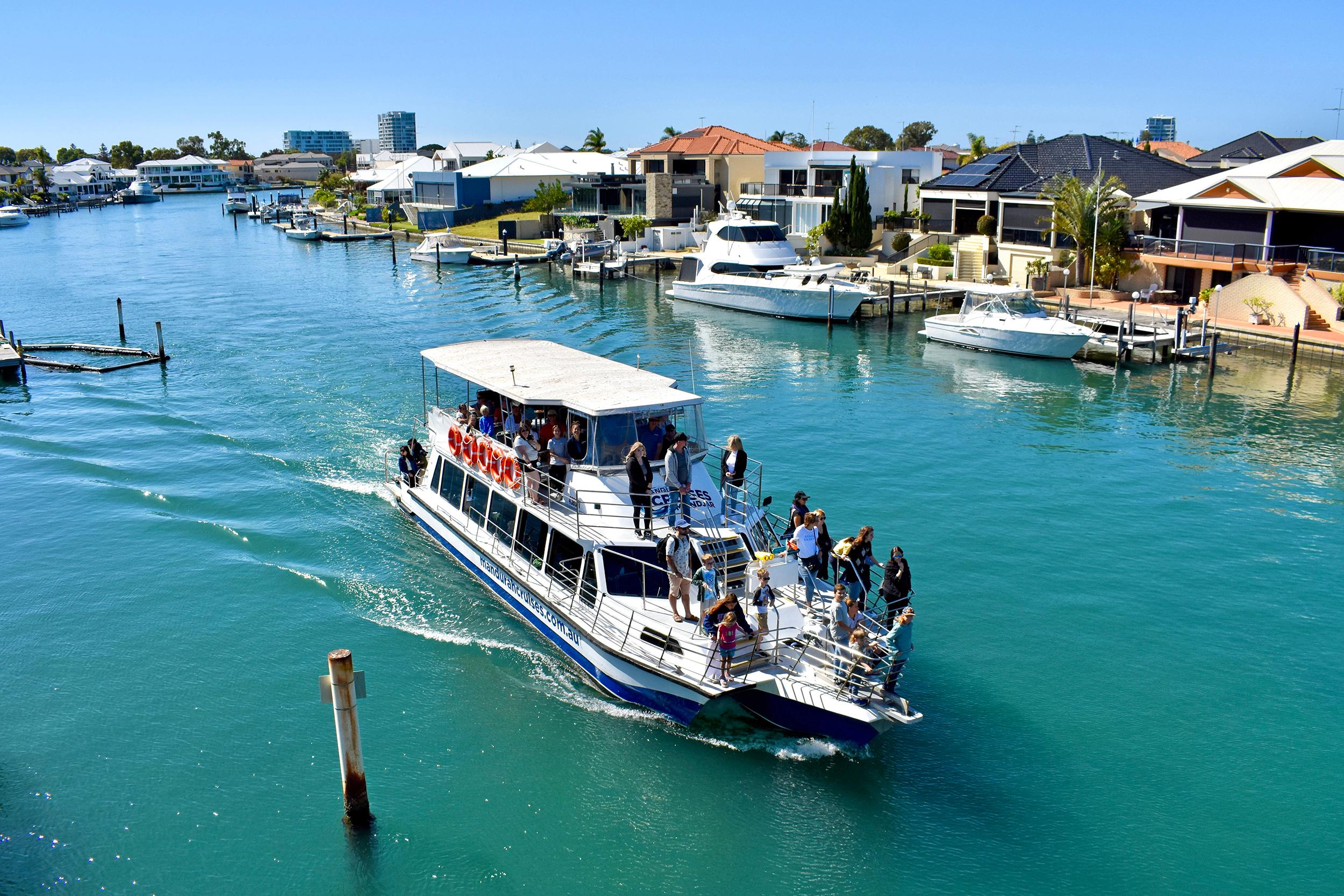 Mandurah: Dolphin and Views Cruise – Mandurah, Australia