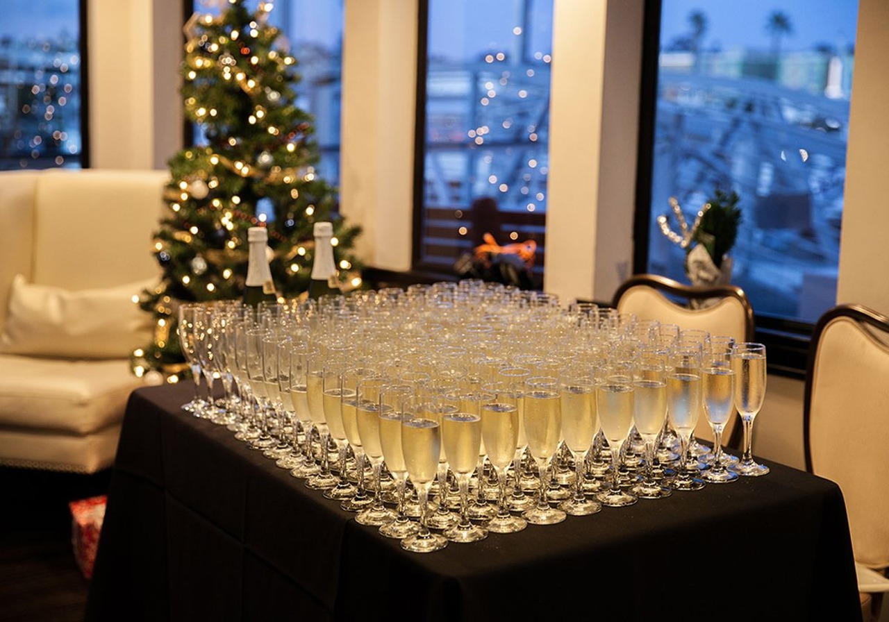 Marina Del Rey: Christmas Day Buffet Brunch or Dinner Cruise – Los Angeles, California