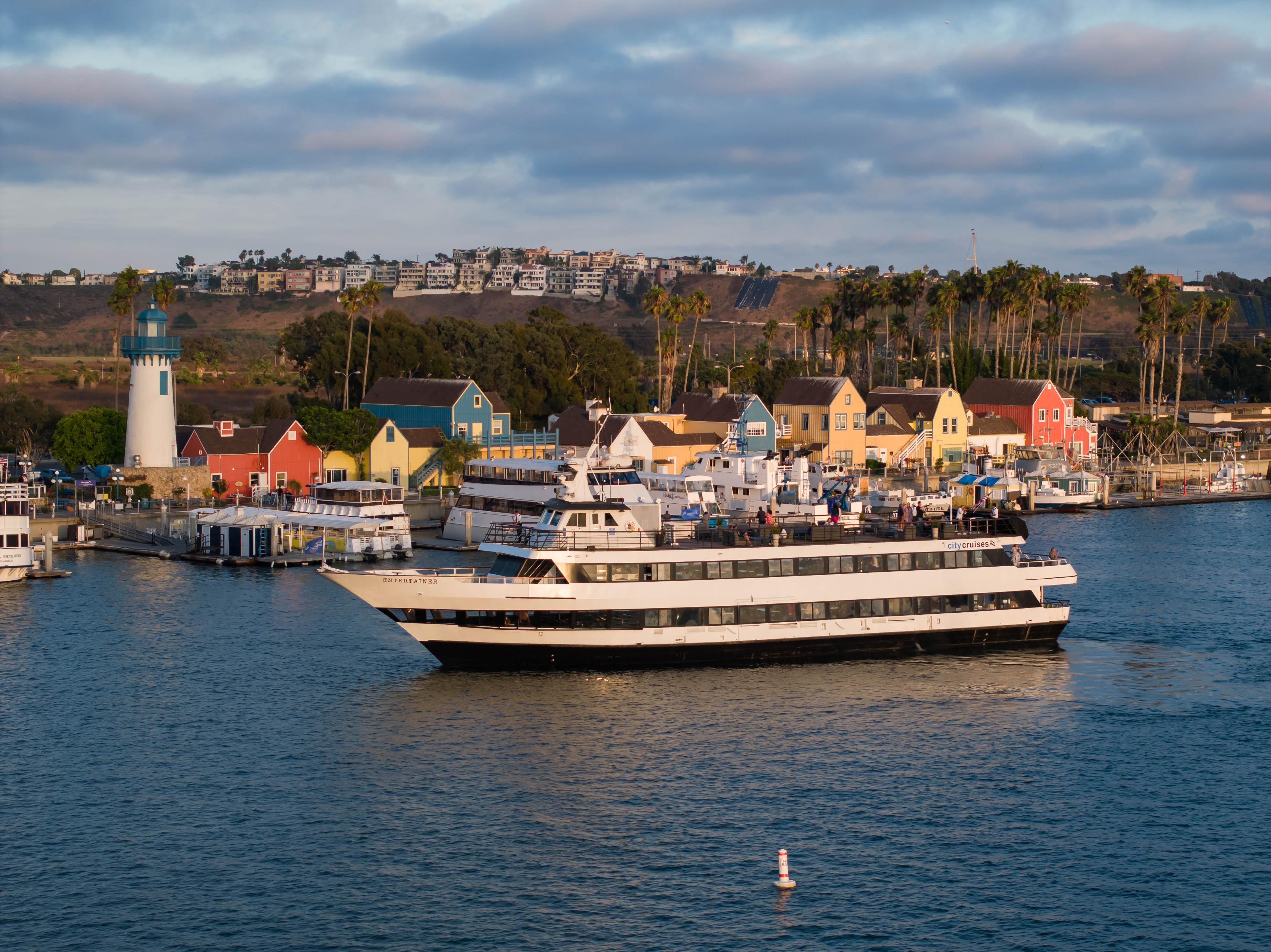 Marina Del Rey: Thanksgiving Buffet Brunch or Dinner Cruise – Los Angeles, California