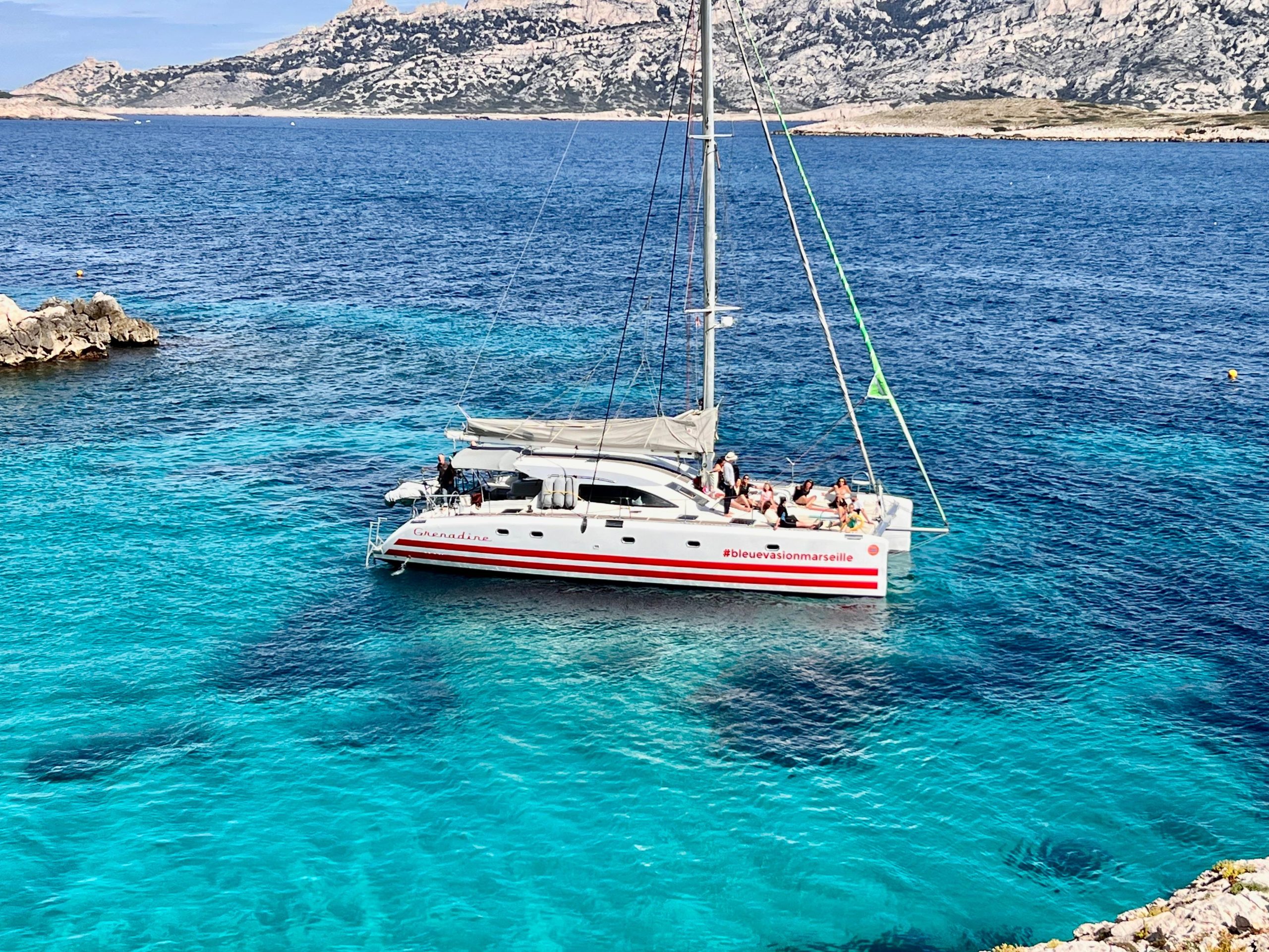 Marseille: Calanques Catamaran Cruise, Picnic, & Swimming – Marseille, France