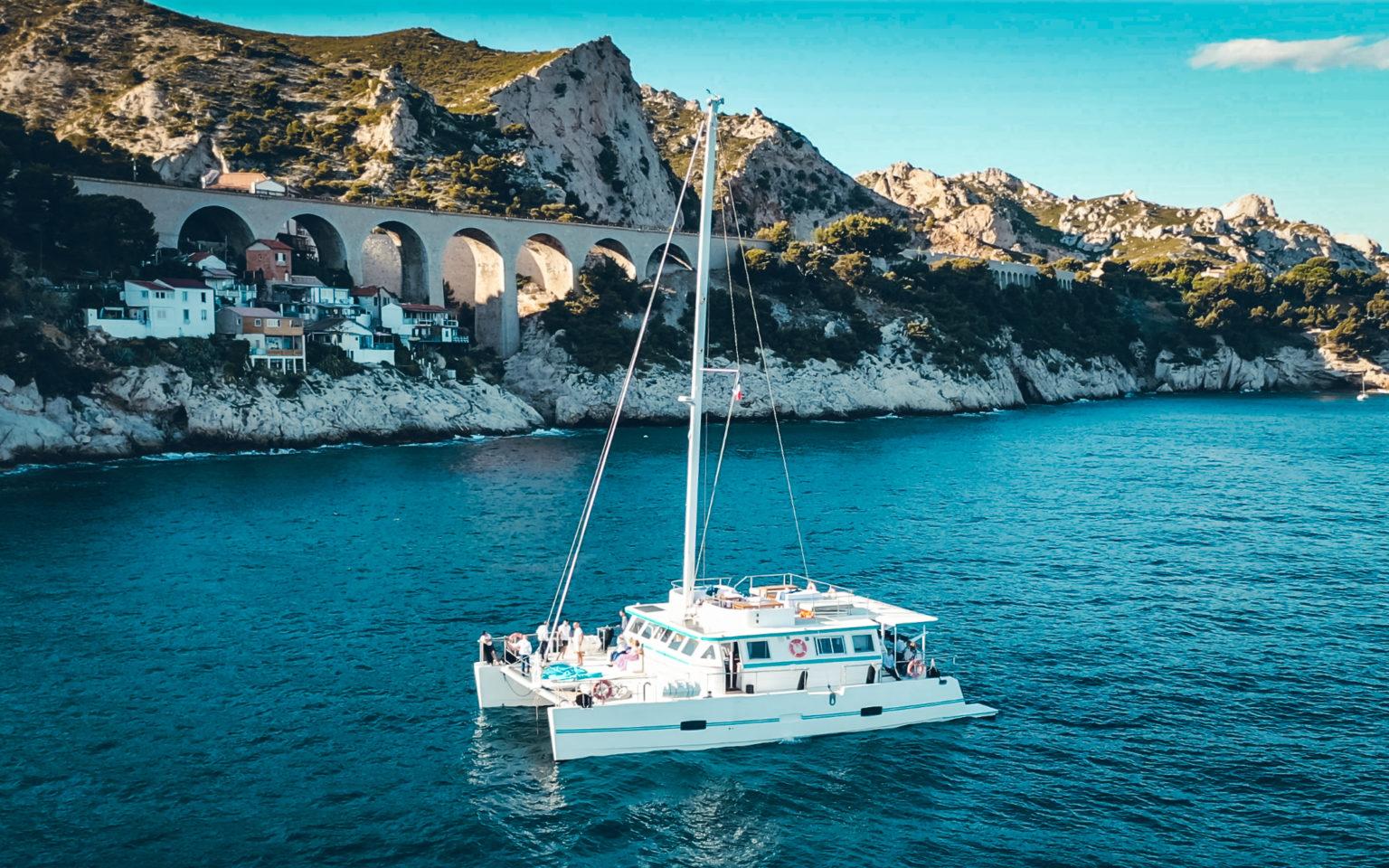 Marseille: Frioul Archipelago Catamaran Cruise with Lunch – Marseille, France