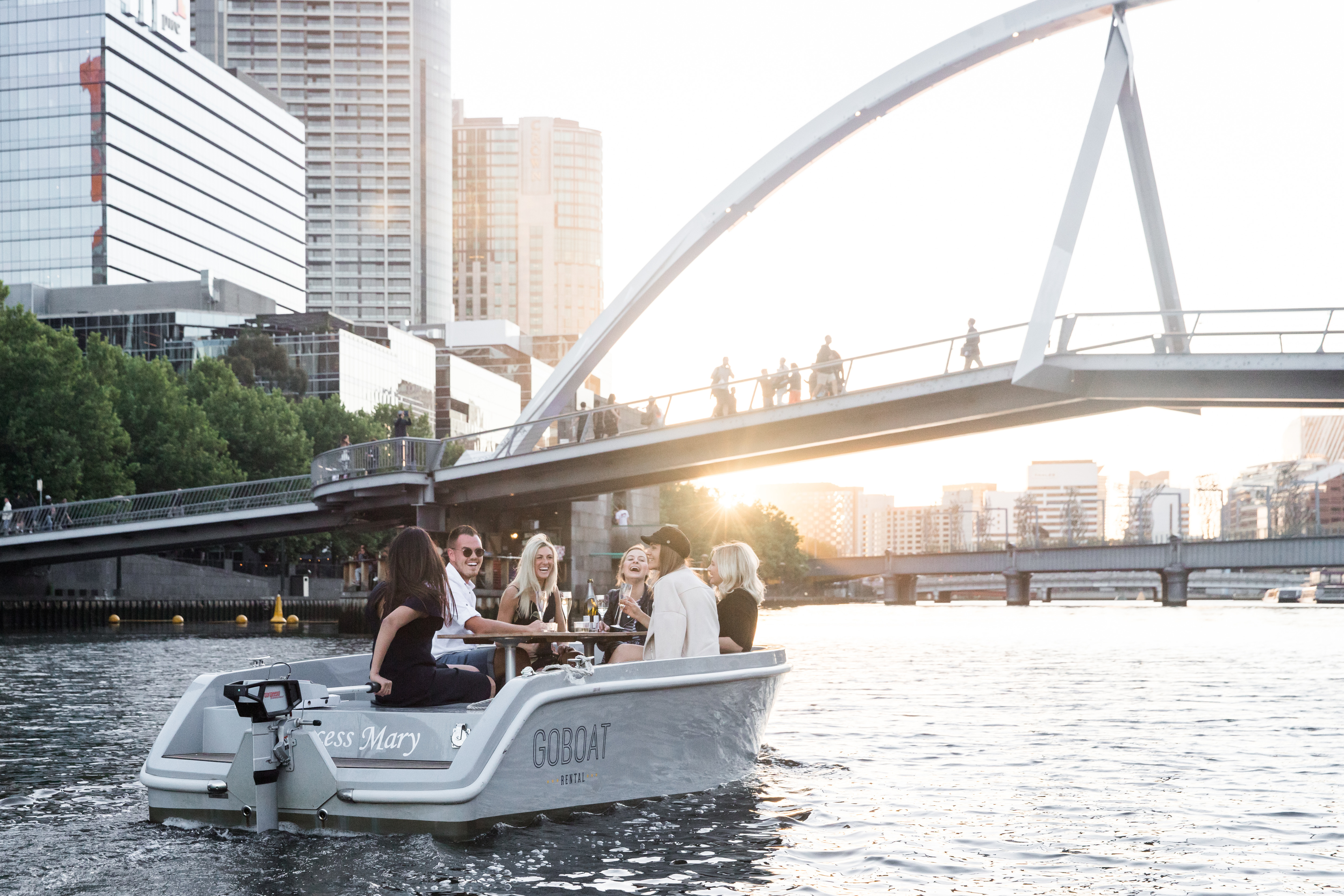 Melbourne: Electric Picnic Boat Rental on the Yarra River – Melbourne, Australia