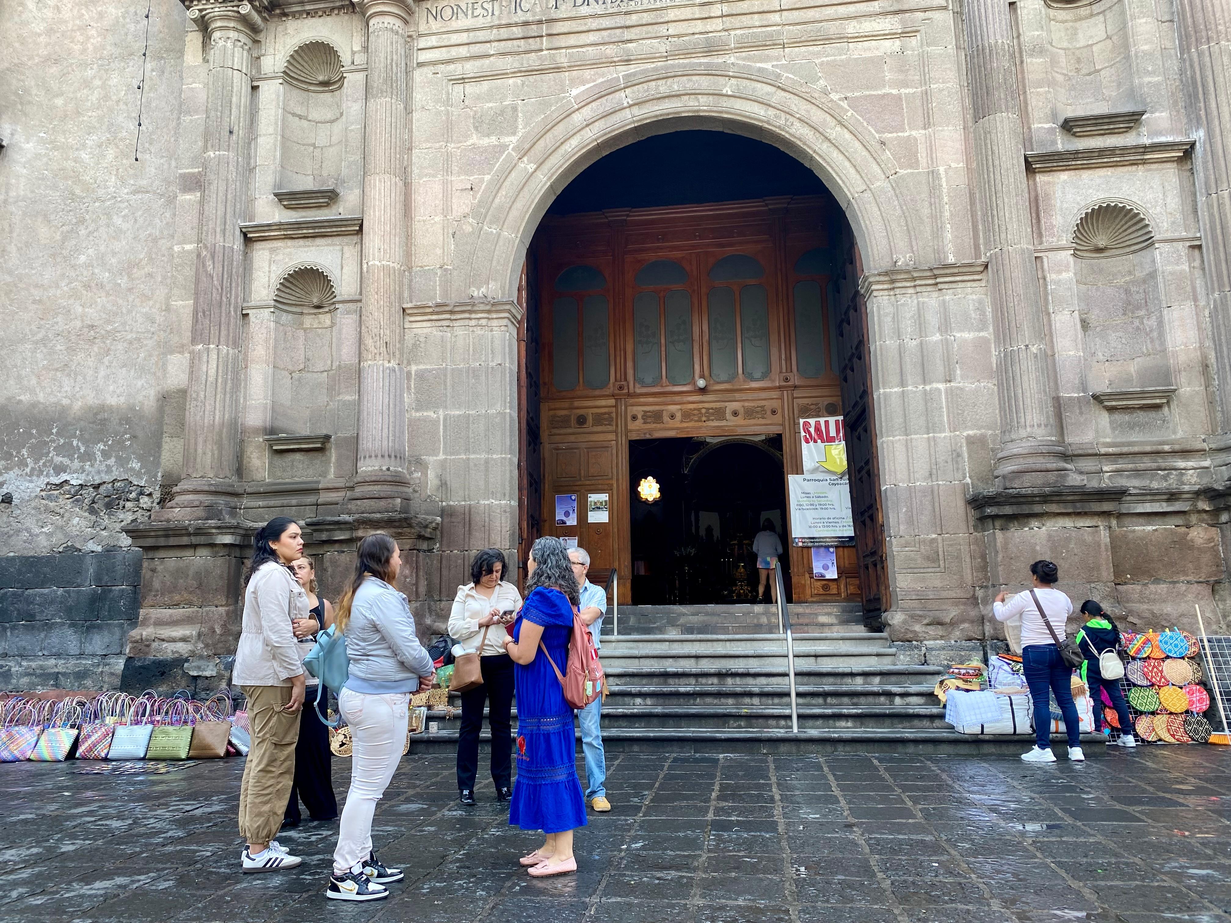 Mexico City: Intimate Frida Walking Tour & La Casa Azul. – Mexico City, Mexico