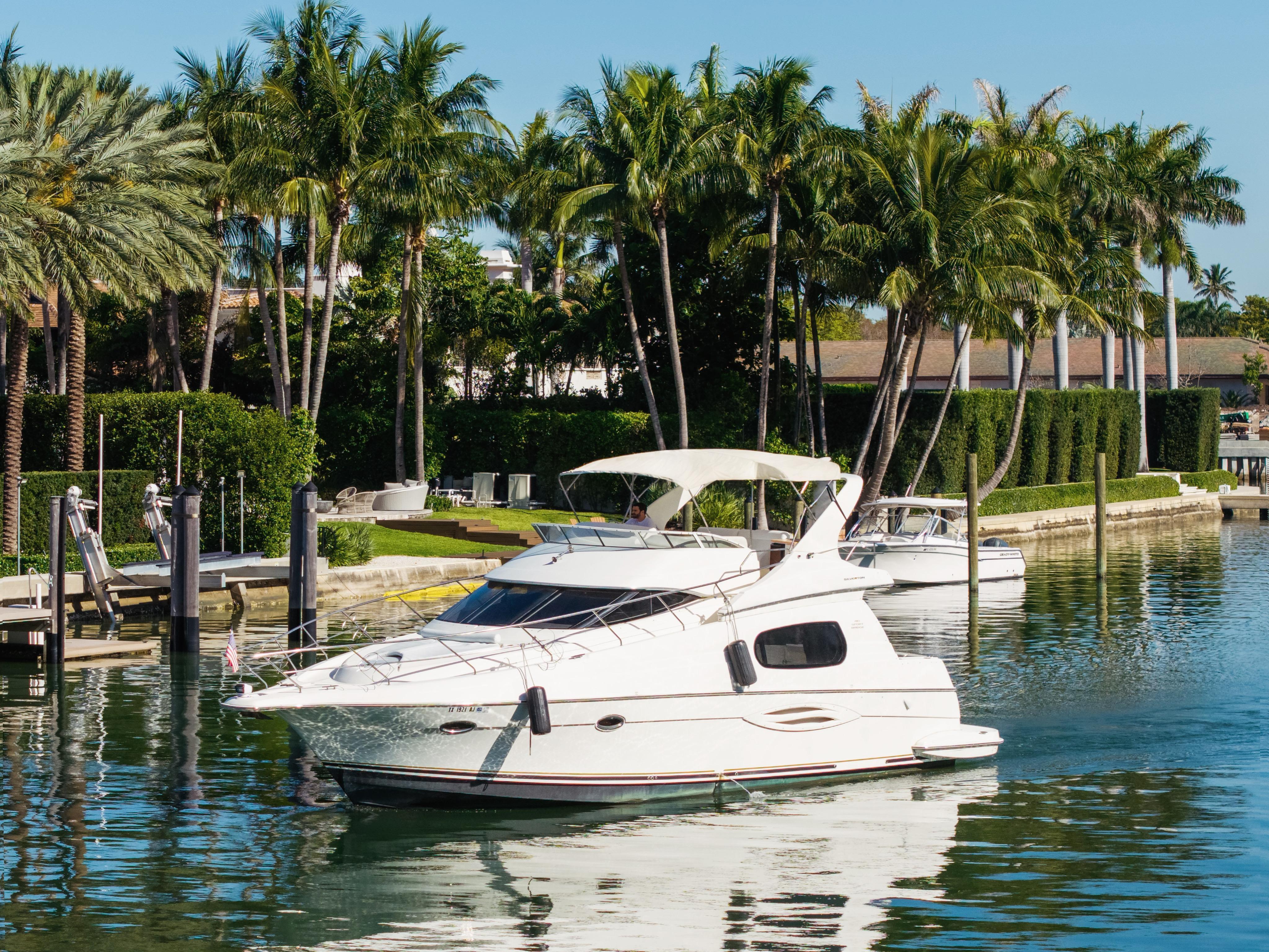 Miami Beach: 48 Foot Private Yacht Rental – Miami, Florida