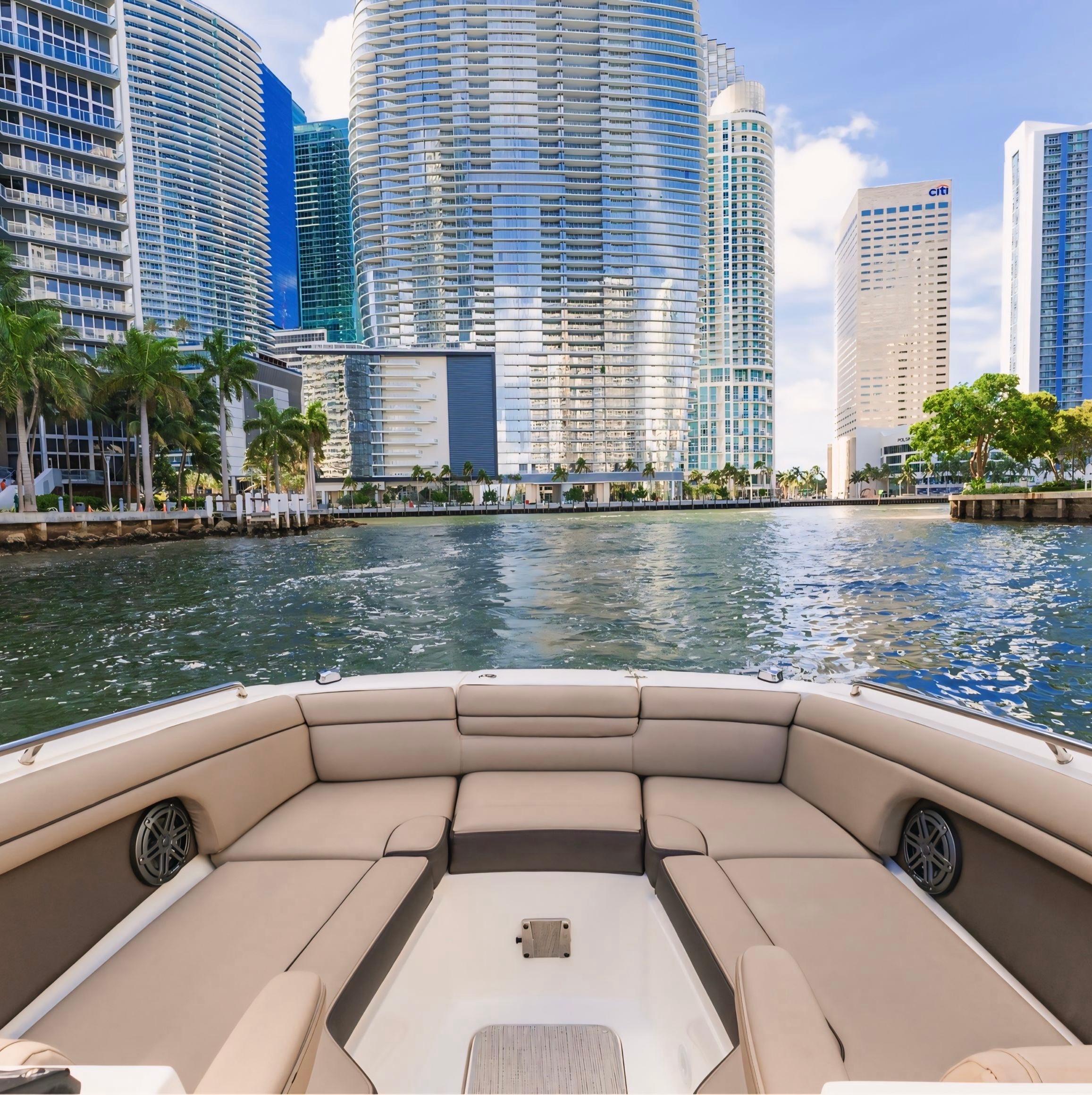 Miami: Private Boat Charter Guided and Tailored Experience – Miami, Florida